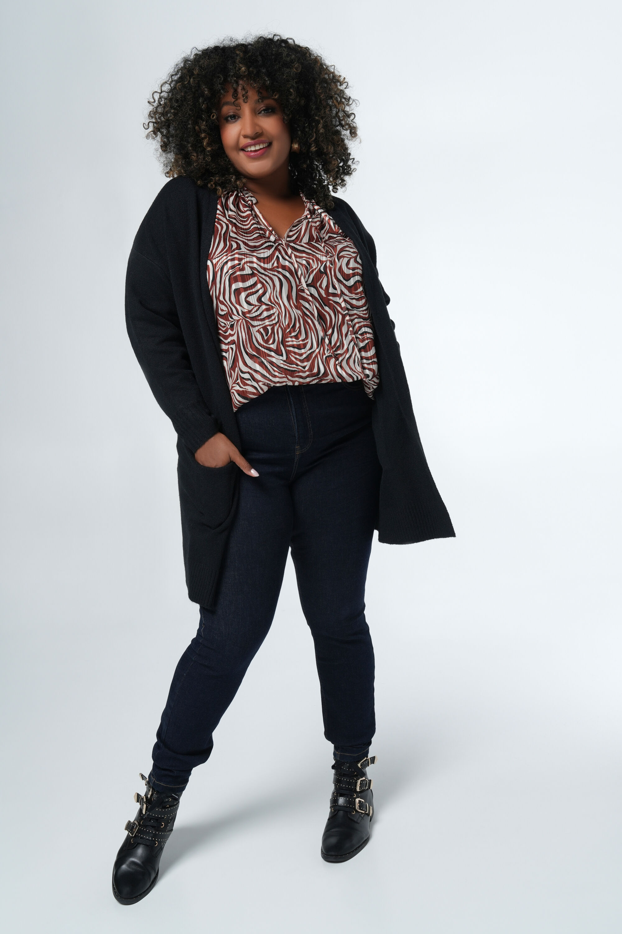 Strickjacke mit Taschen image number 5