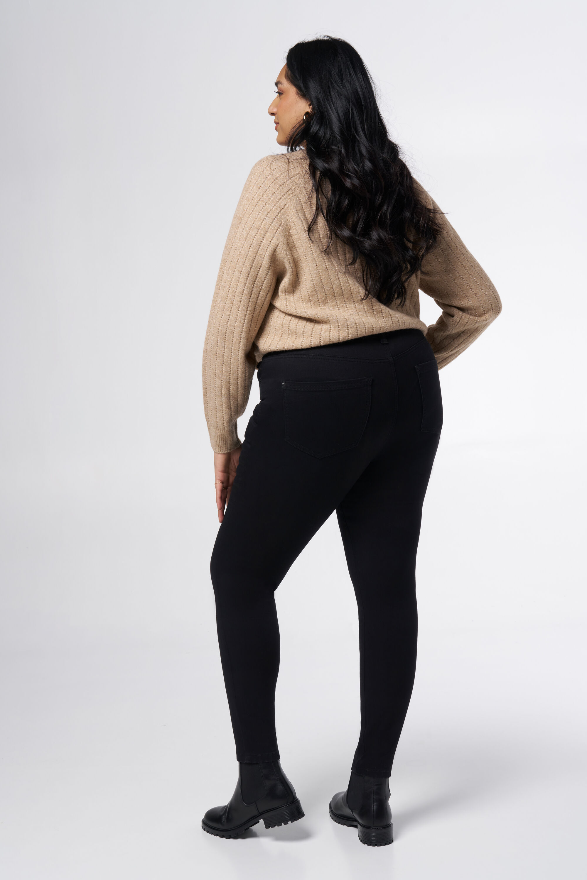 Skinny-Leg-Jeans mit hoher Taille CHERRY image number 3