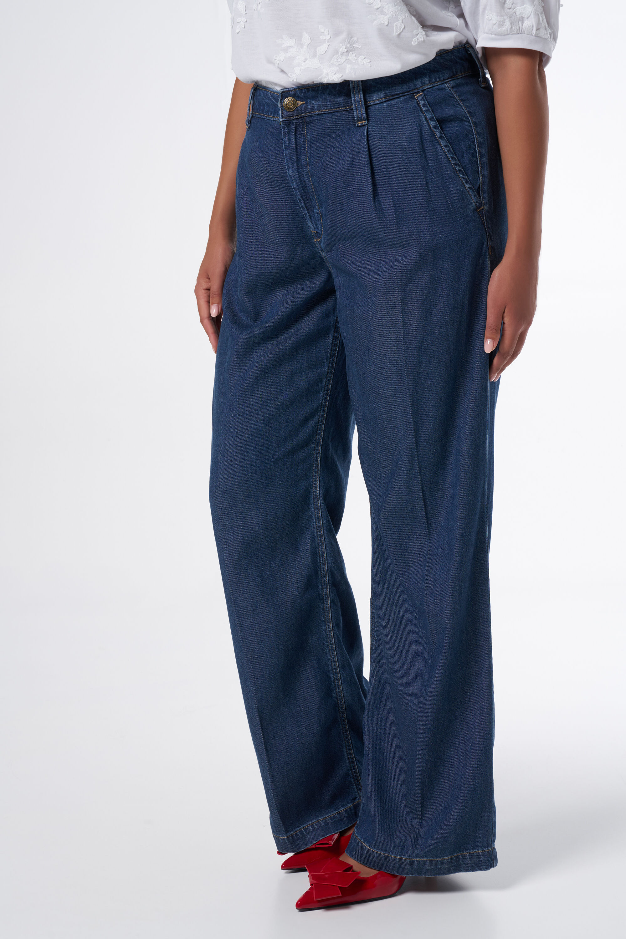 Loose-Leg-Jeans  image number 5