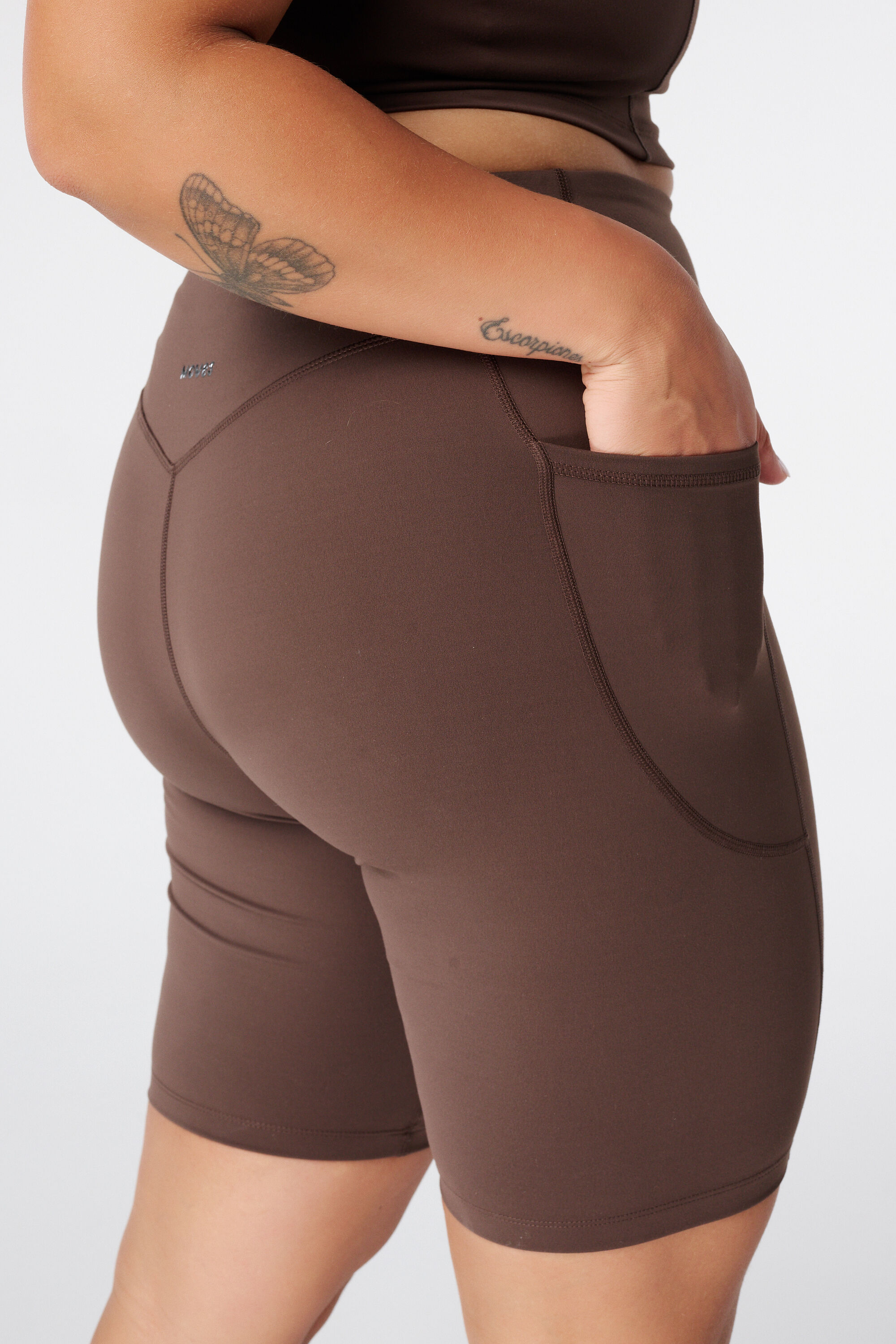 Kurze Sportlegging mit Seitentaschen image number 4