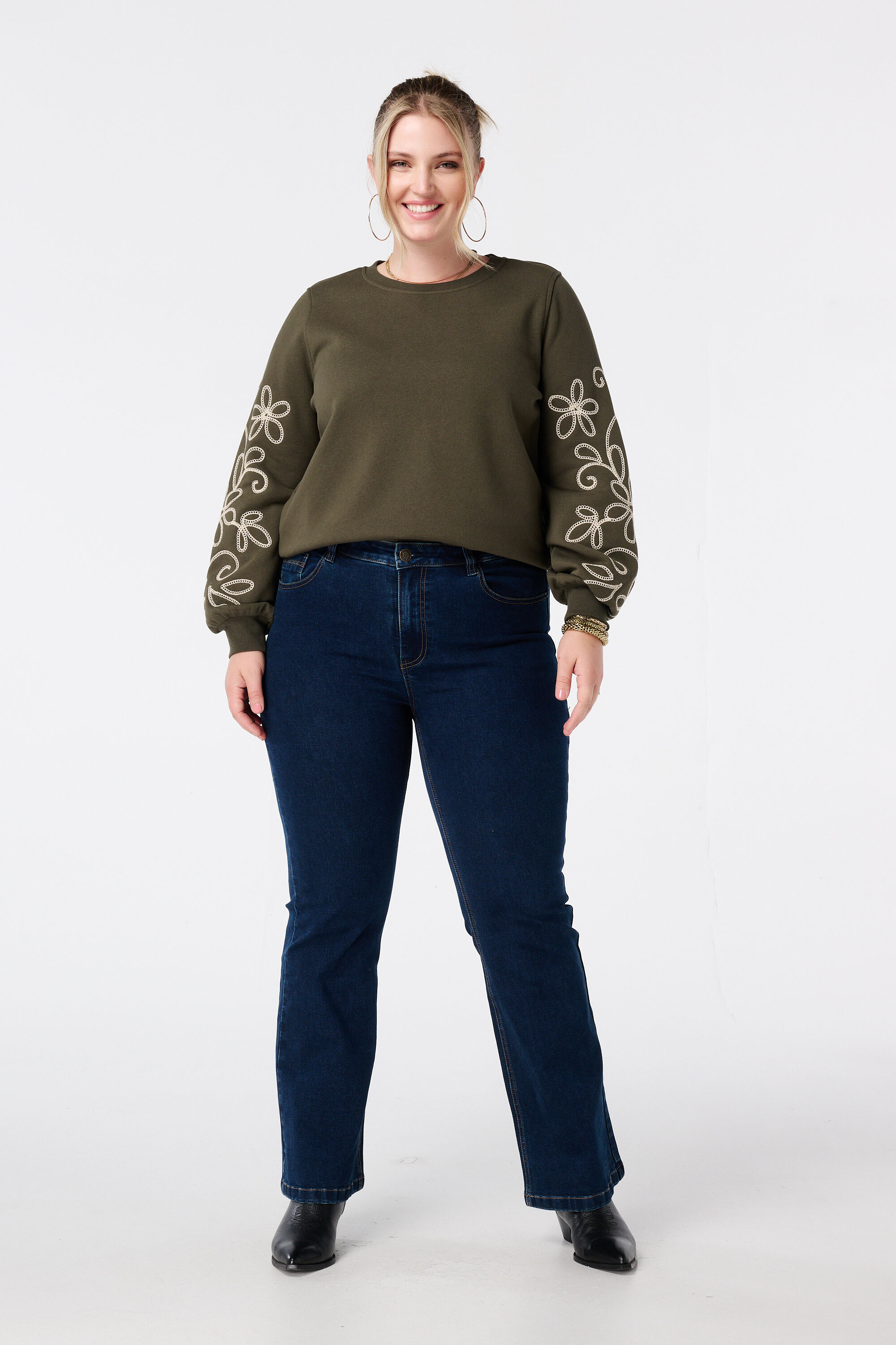 Pullover mit Stickdetails image number 5