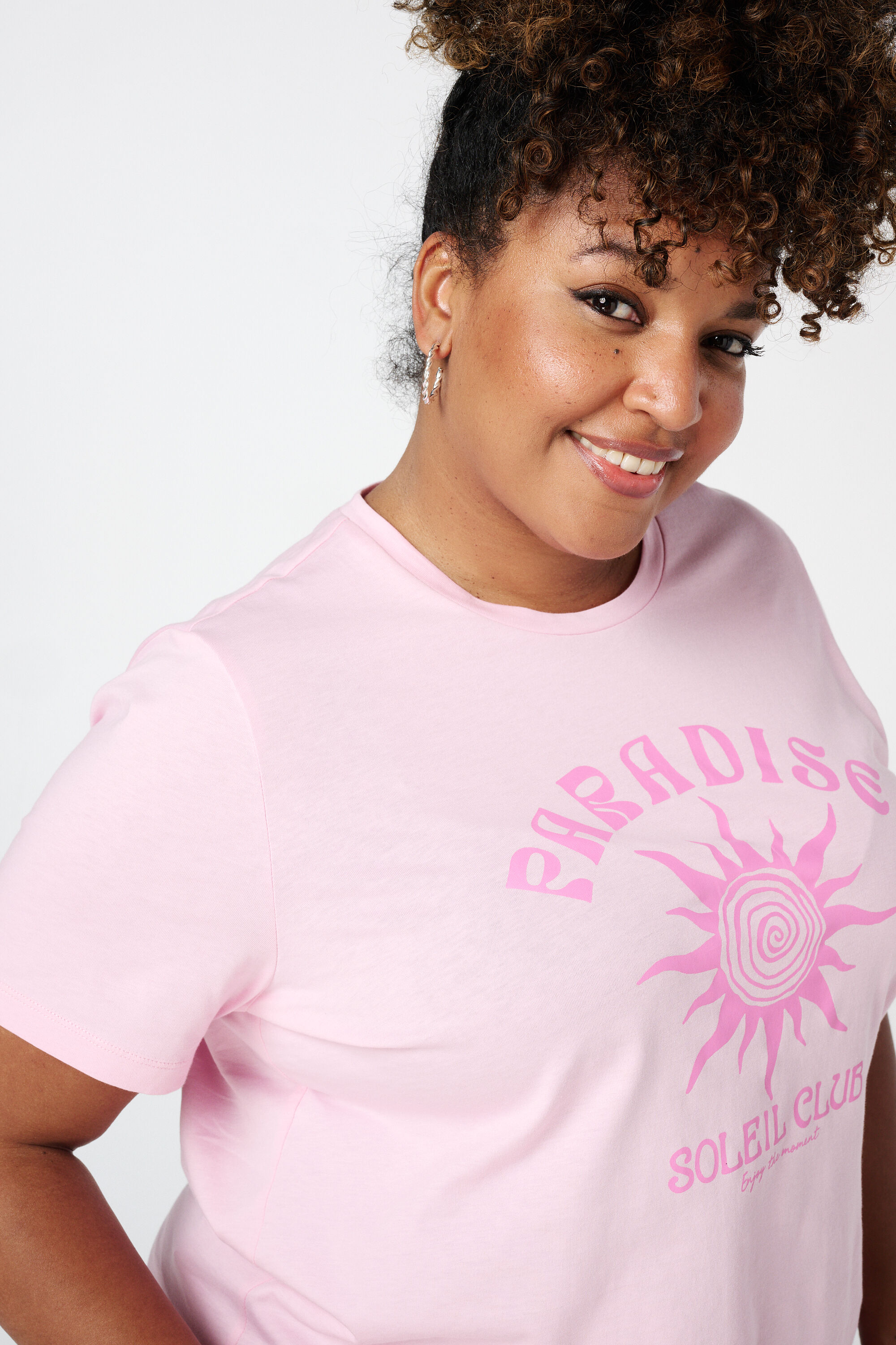 T-shirt mit Aufdruck image number 4