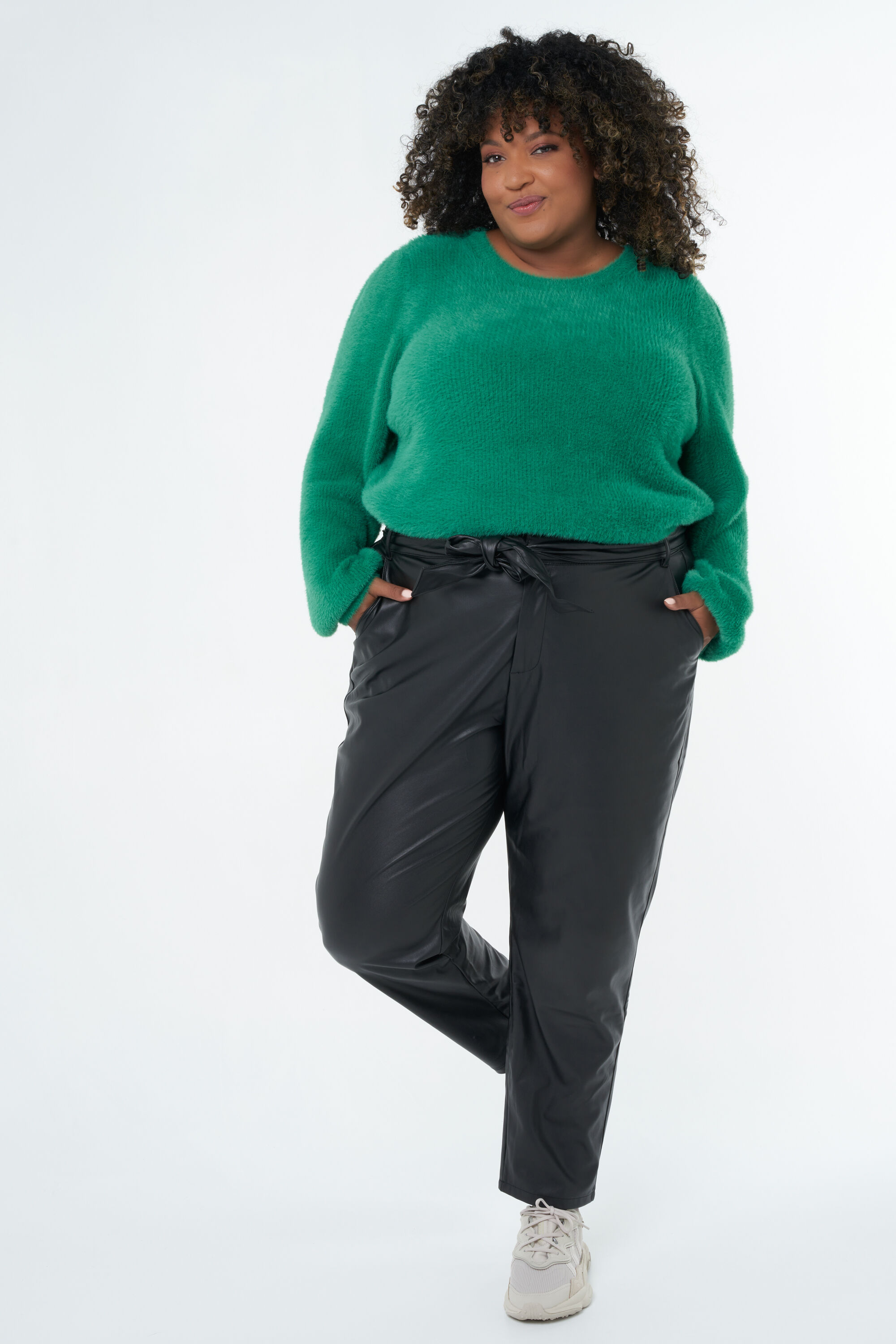 Kunstleder-Hose im Paperbag-Look image number 0