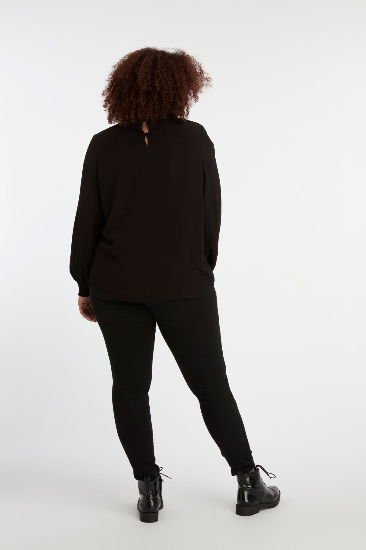 Bluse mit Spitzenkragen image number 3