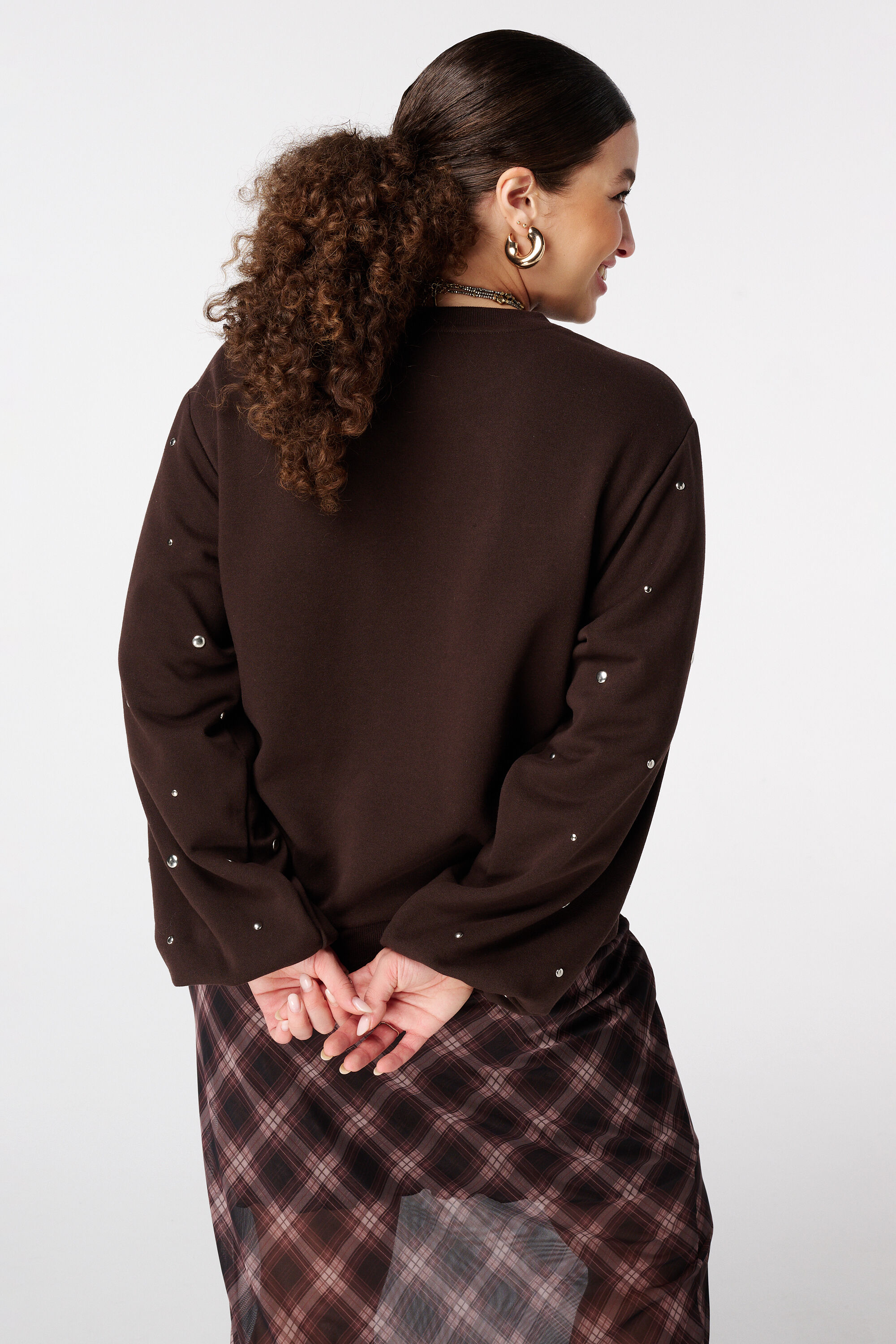 Sweatshirt mit Nieten image number 3