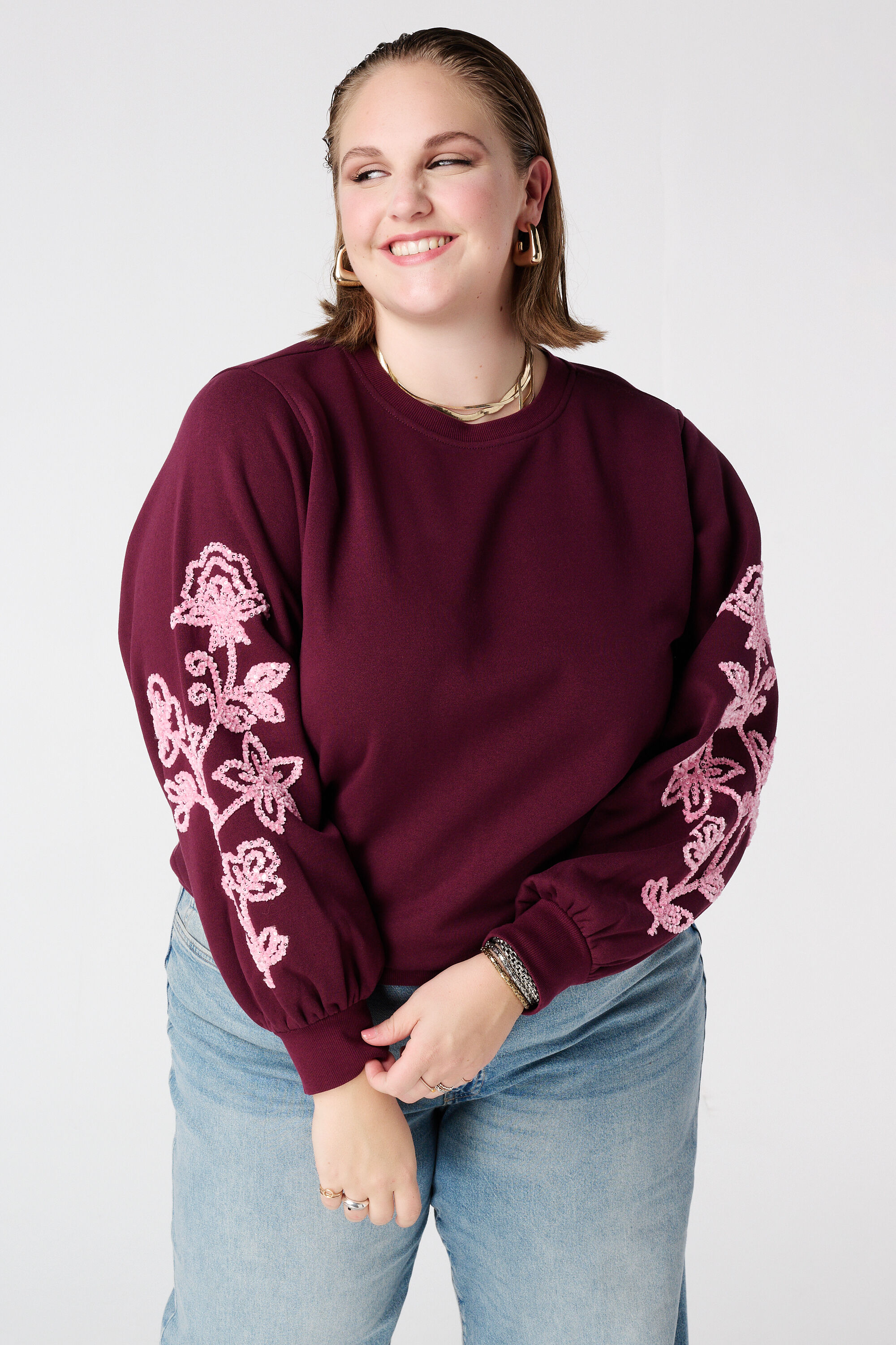 Pullover mit zarter Stickerei auf den &Auml;rmeln