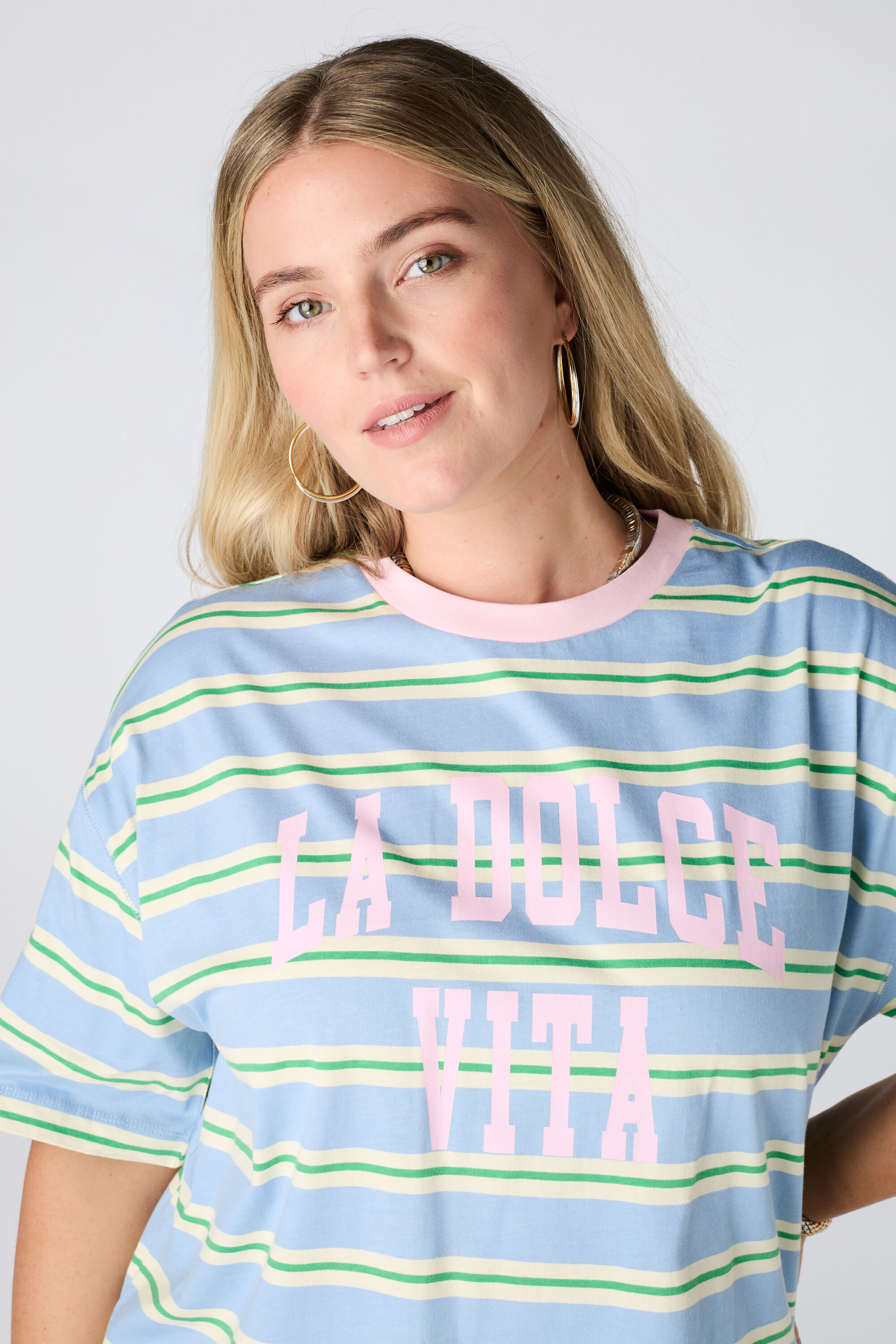 Gestreiftes T Shirt mit Schriftzug image number 4