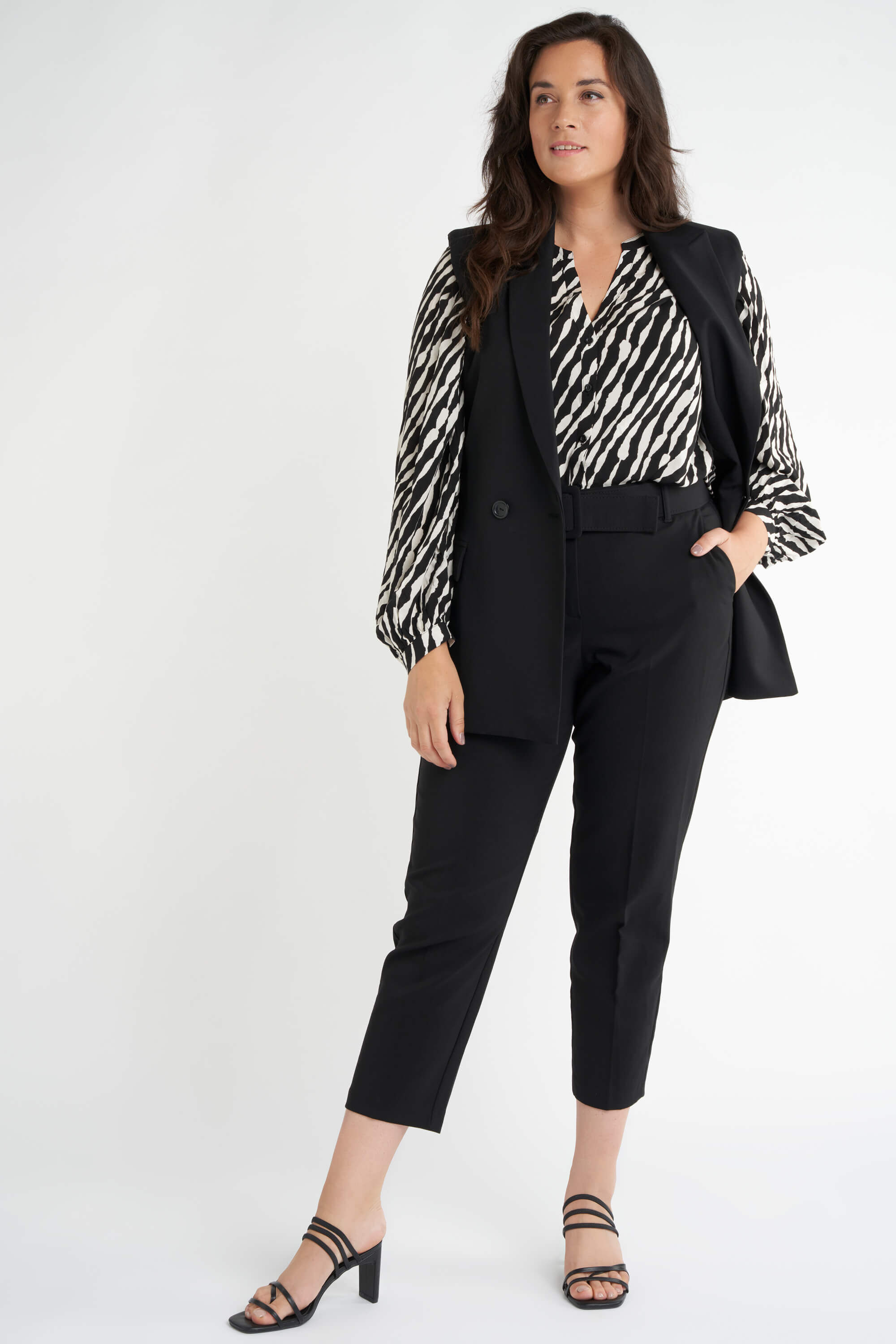 Weste  image number 6