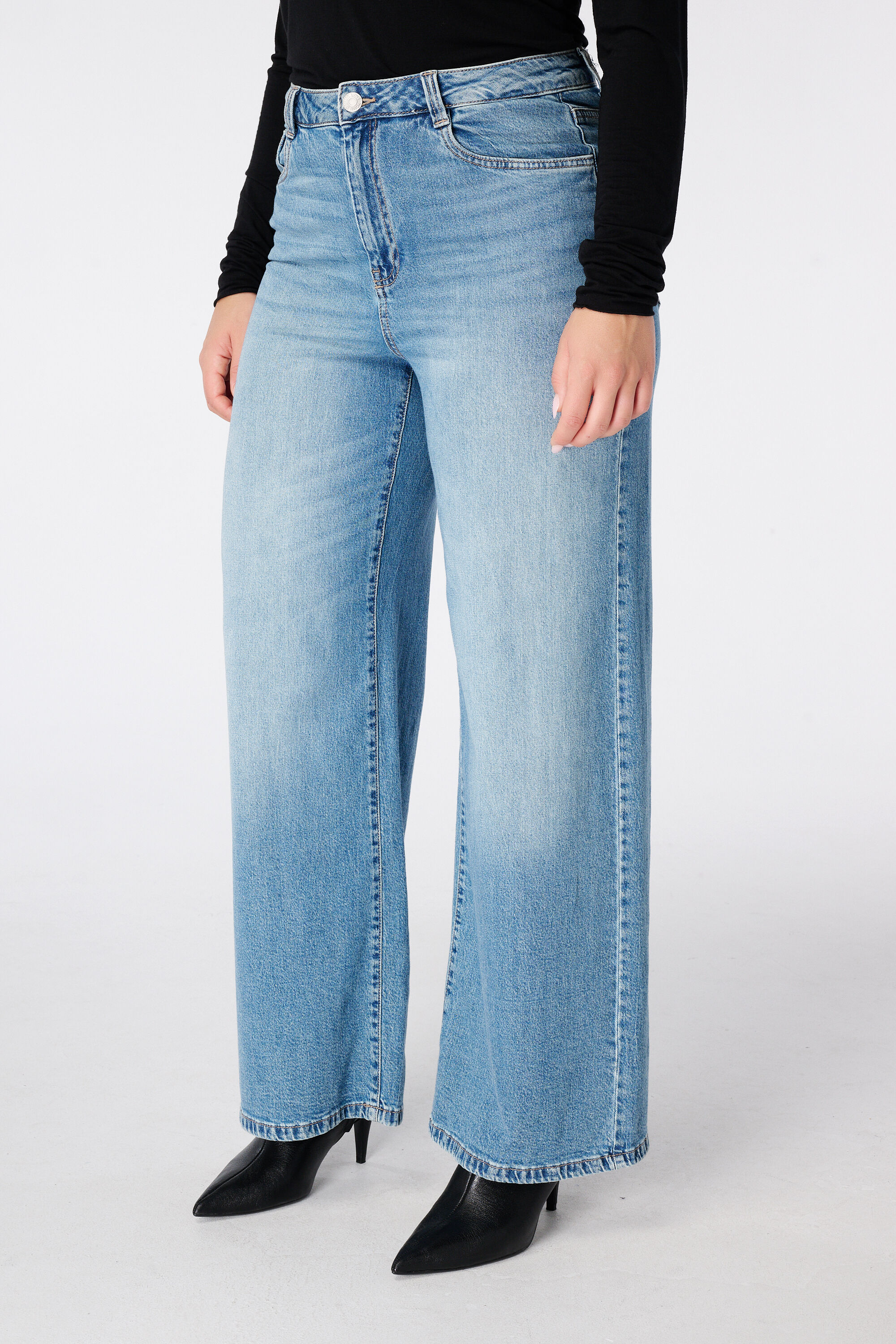 Weite Jeans mit hoher Taille image number 5