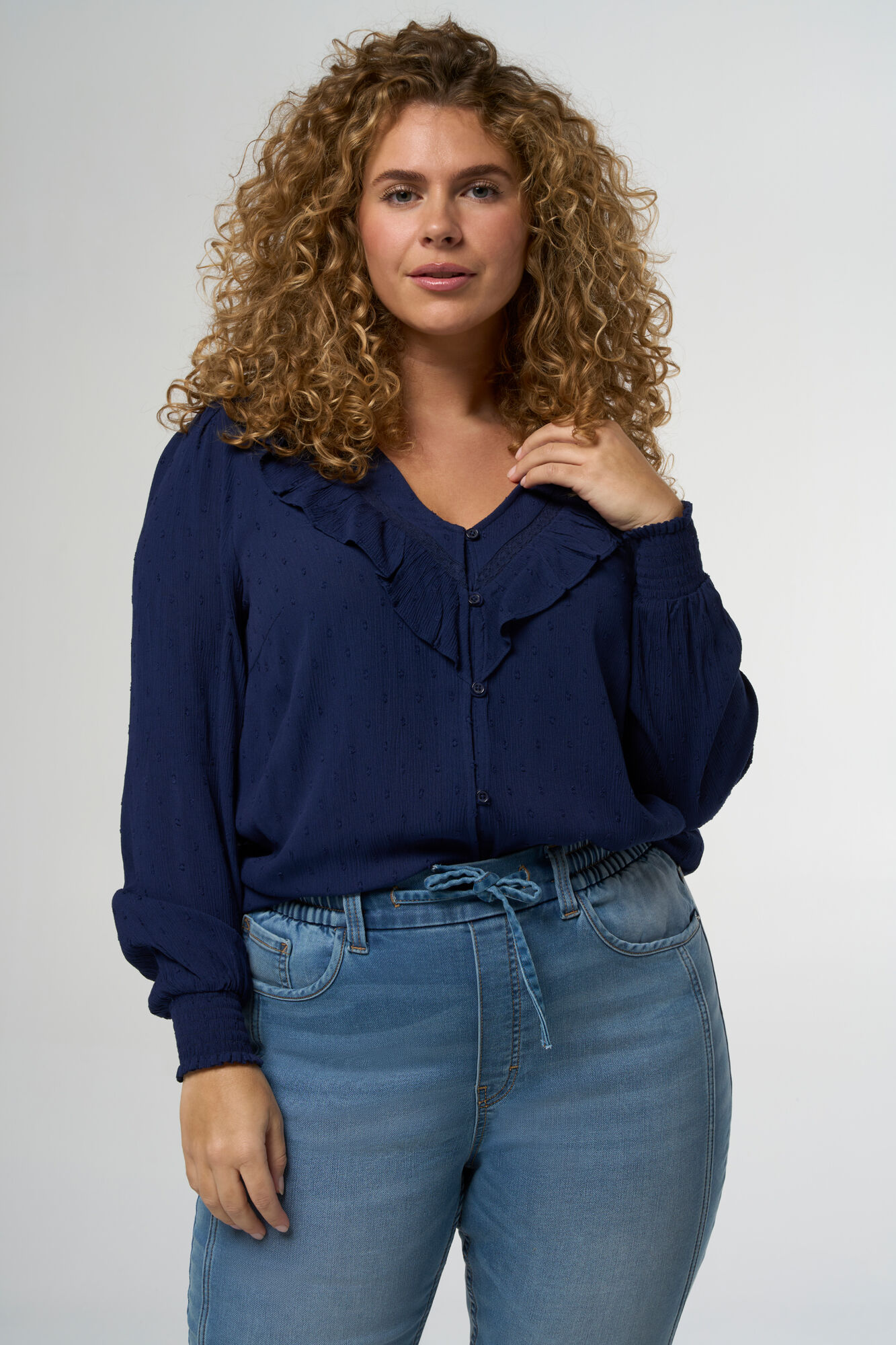 Bluse mit Struktur und Details image number 6