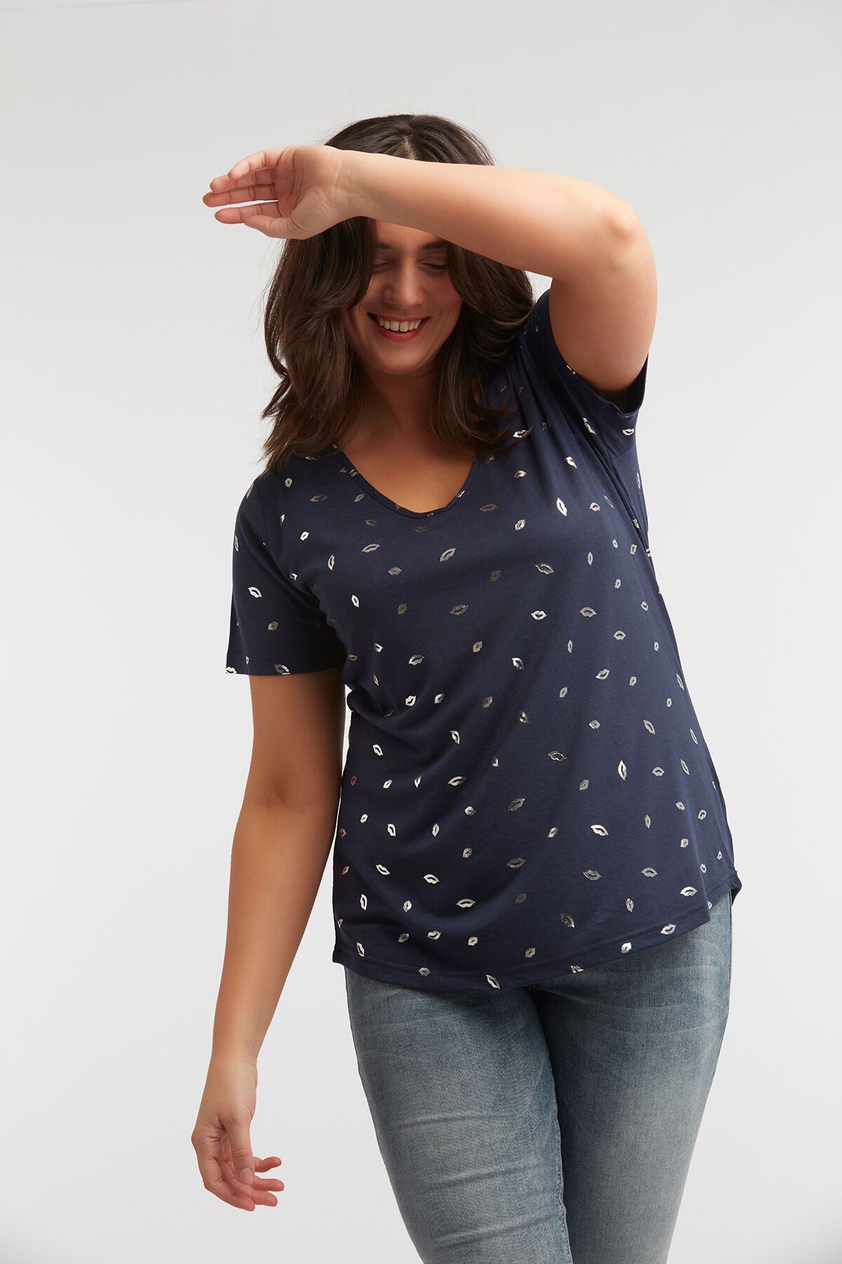 T-Shirt mit silbernem Folien-Print image number 3