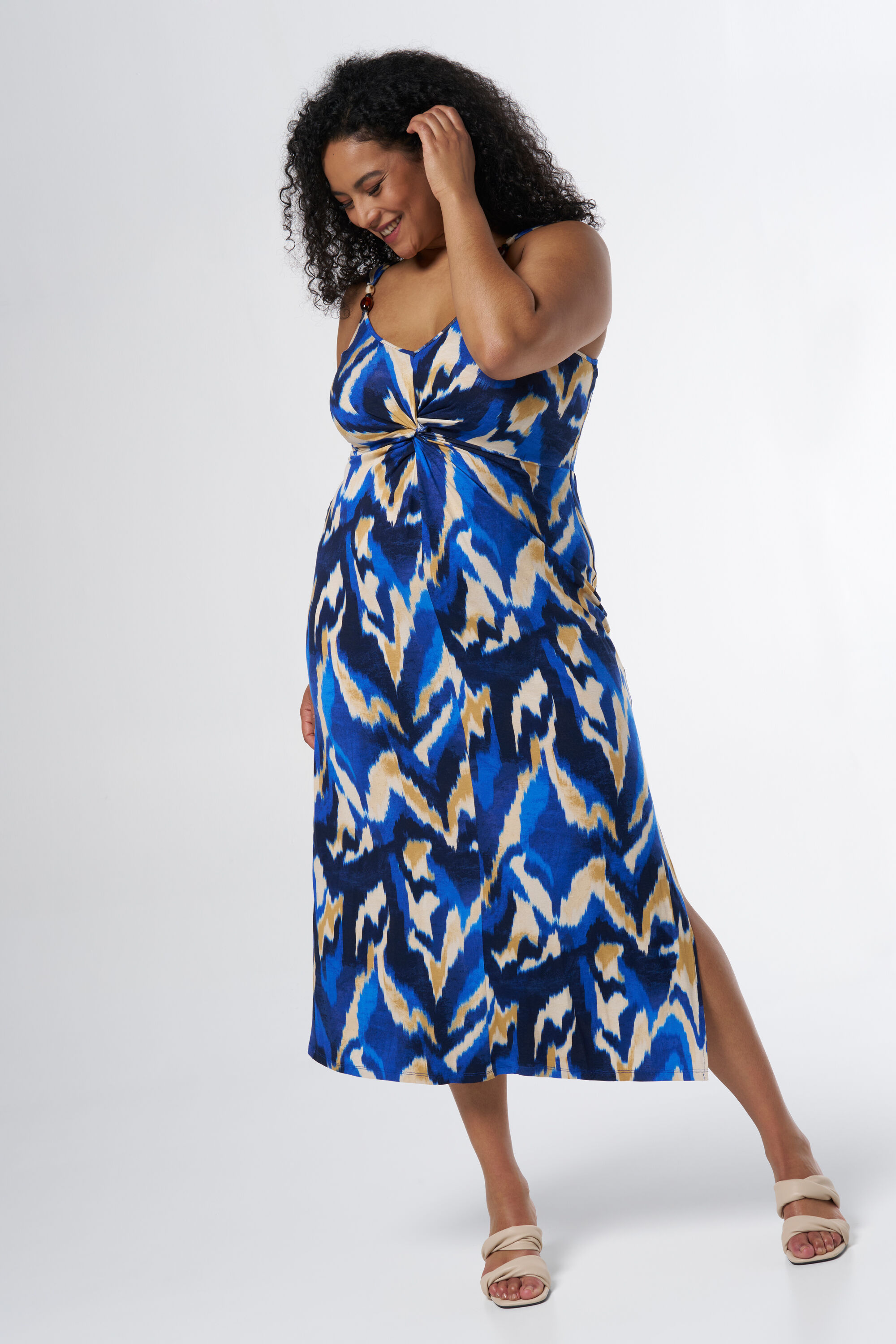 Midikleid mit eingedrehtem Detail  image number 0