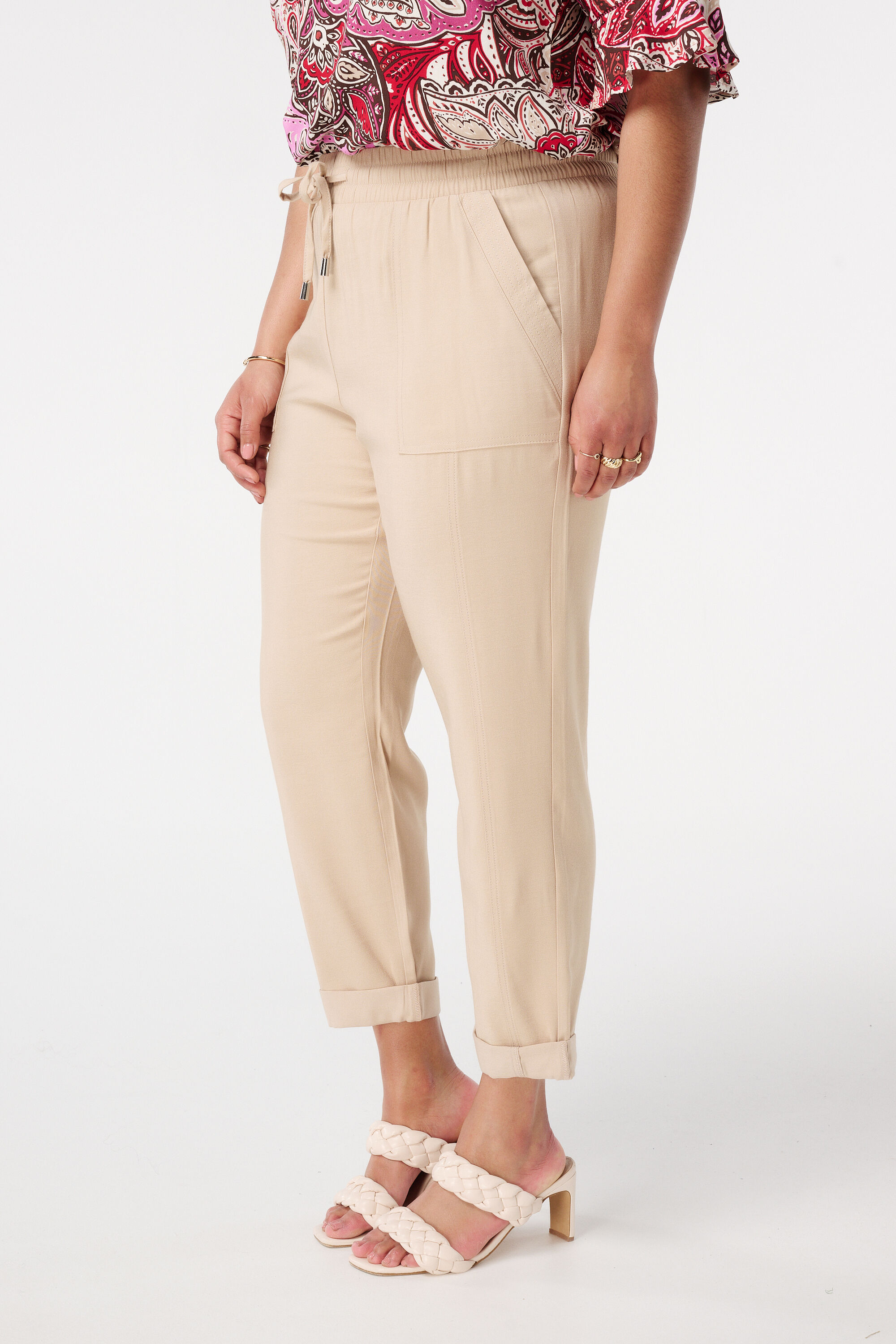 Hose mit elastischem Bund image number 5