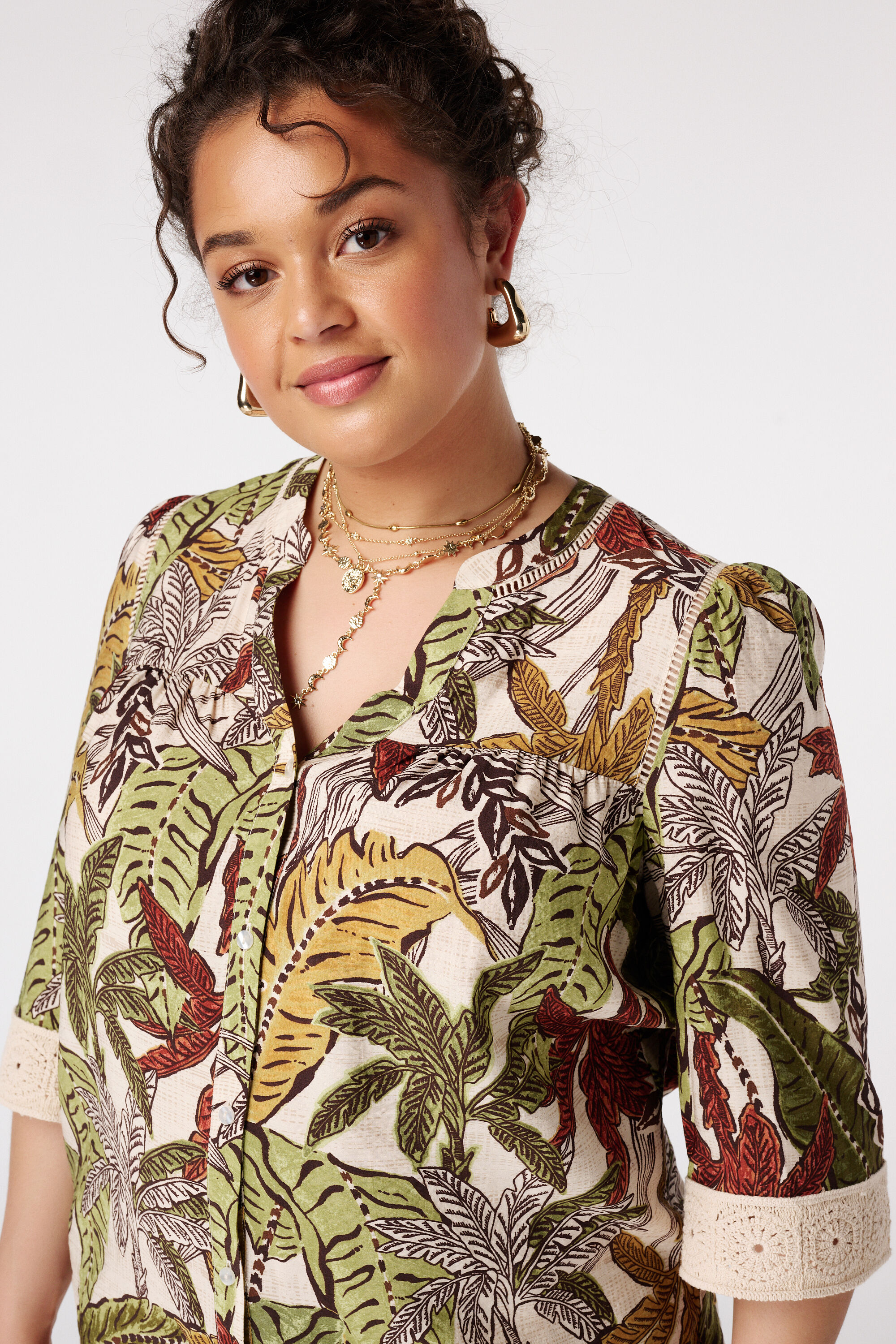 Bluse mit Spitzendetails image number 4