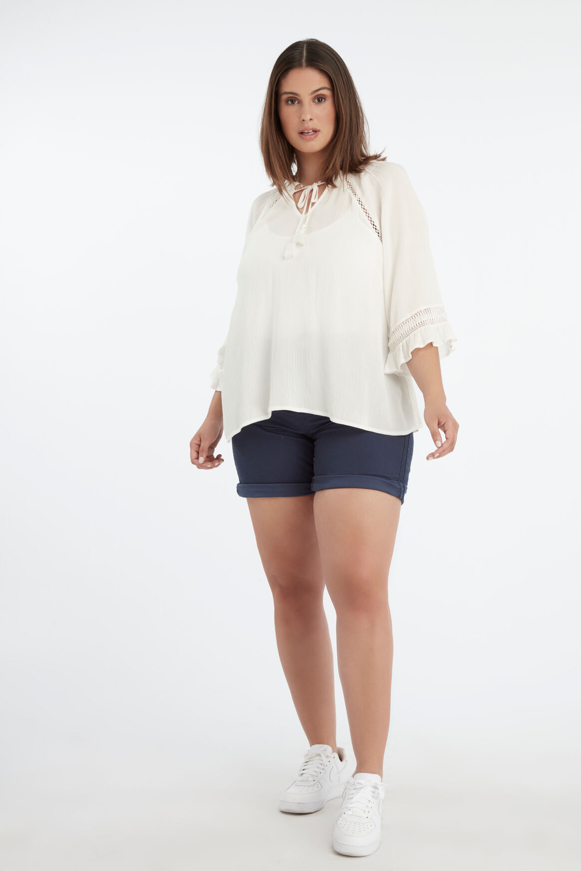 Bluse mit Lochmuster-Details image number 3