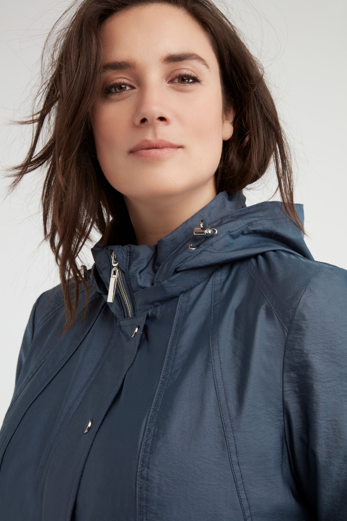 Gl&auml;nzender Mantel image number 3