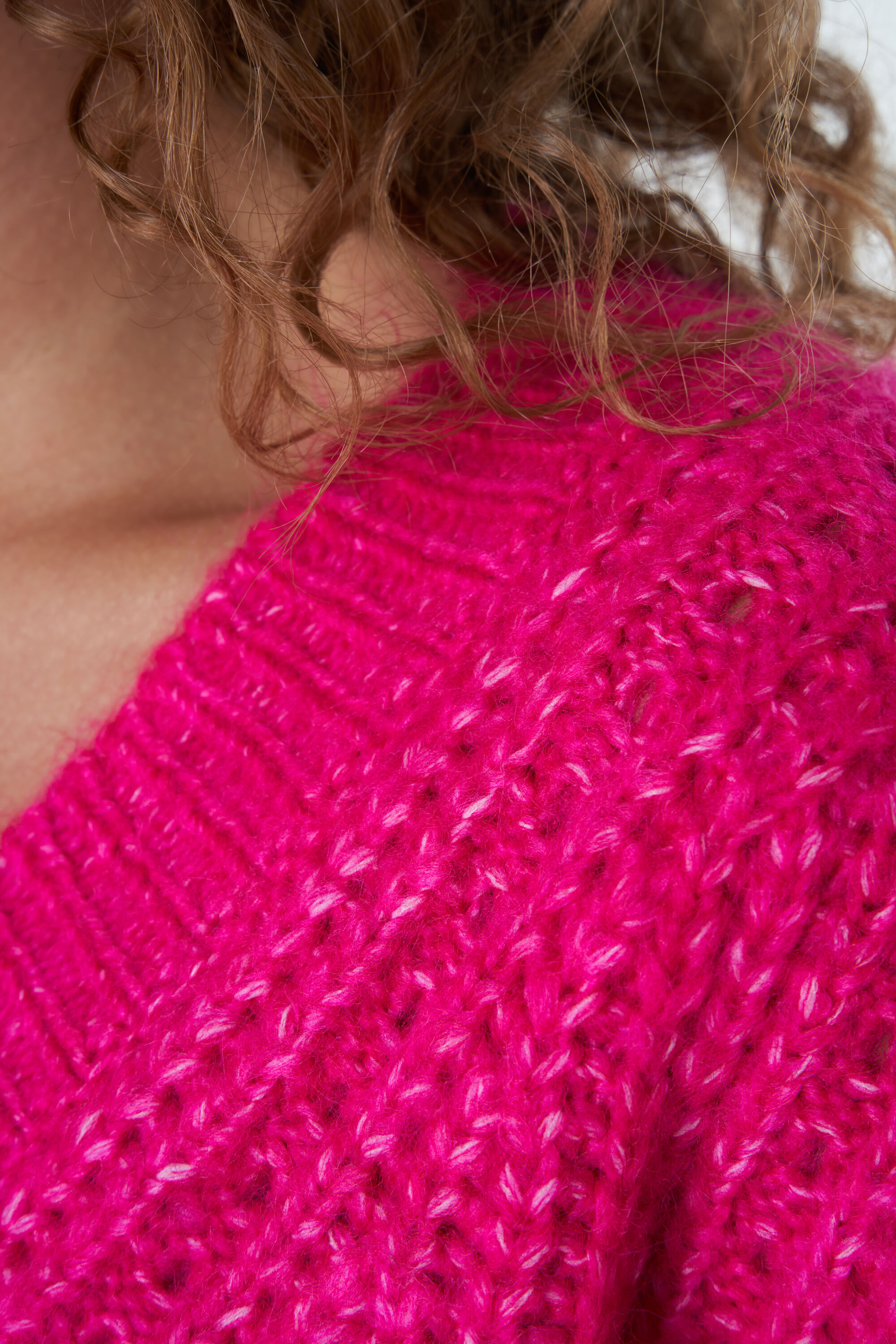 Grobstrickpullover mit V-Ausschnitt  image number 5