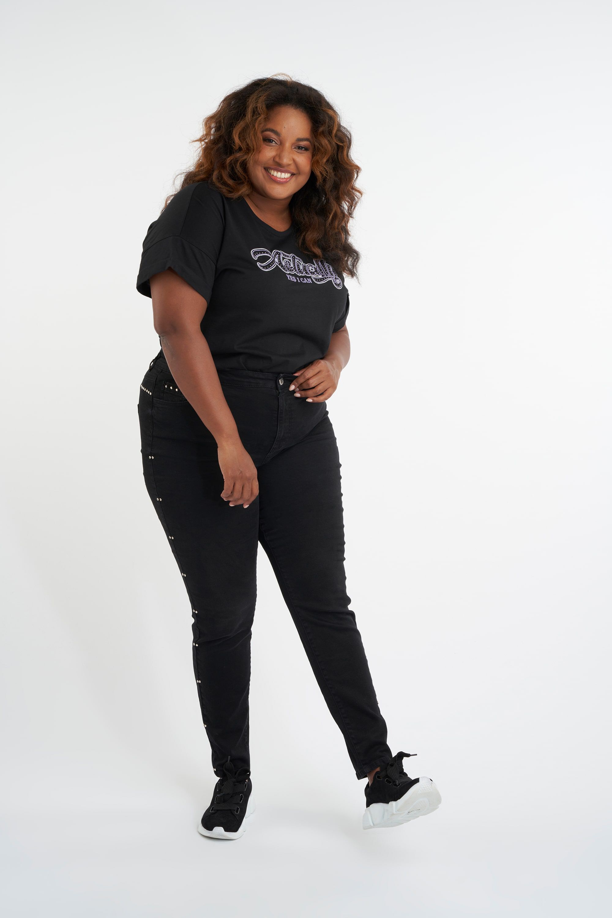 Jeans mit Nieten  image number 0