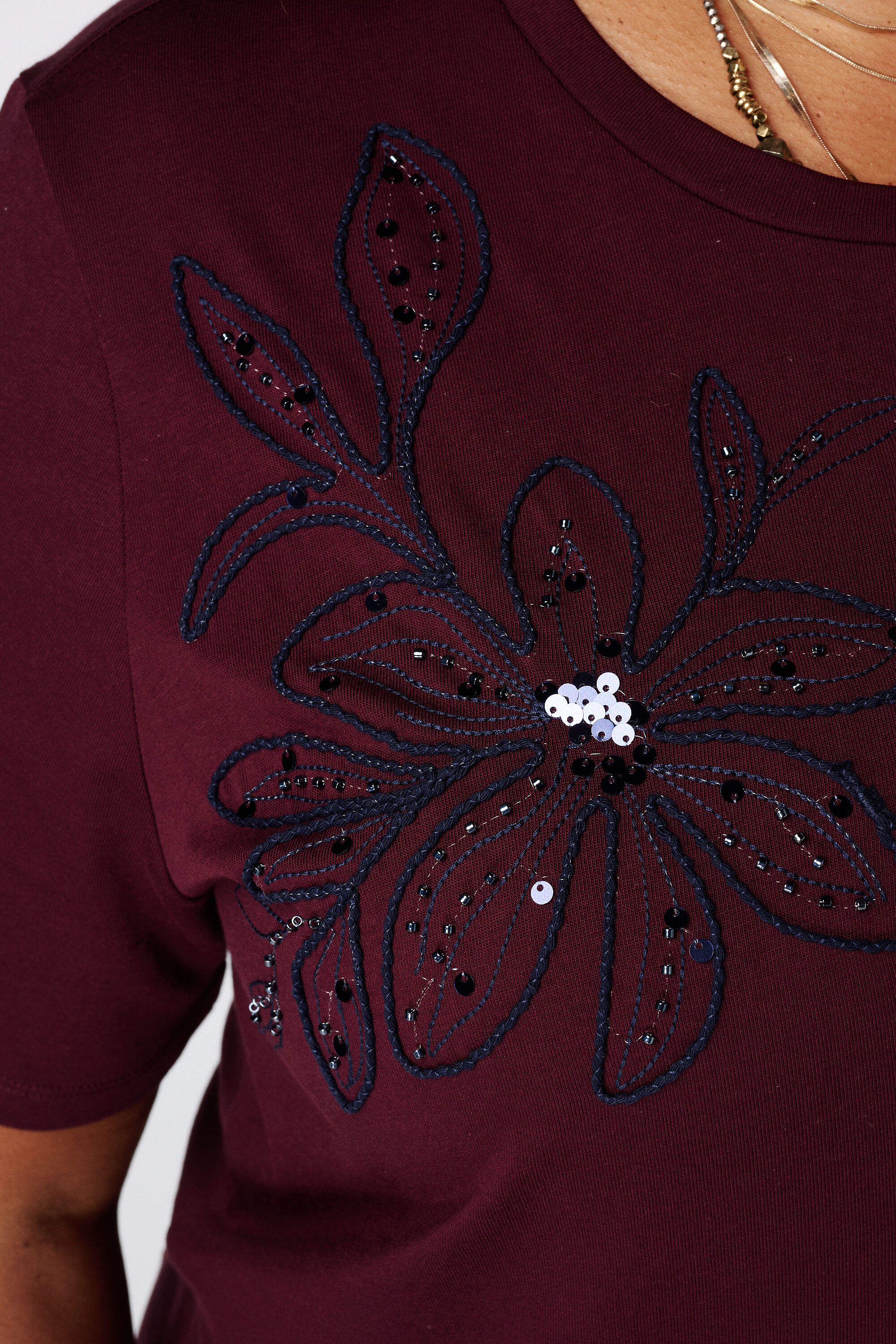 T Shirt mit Perlen image number 6