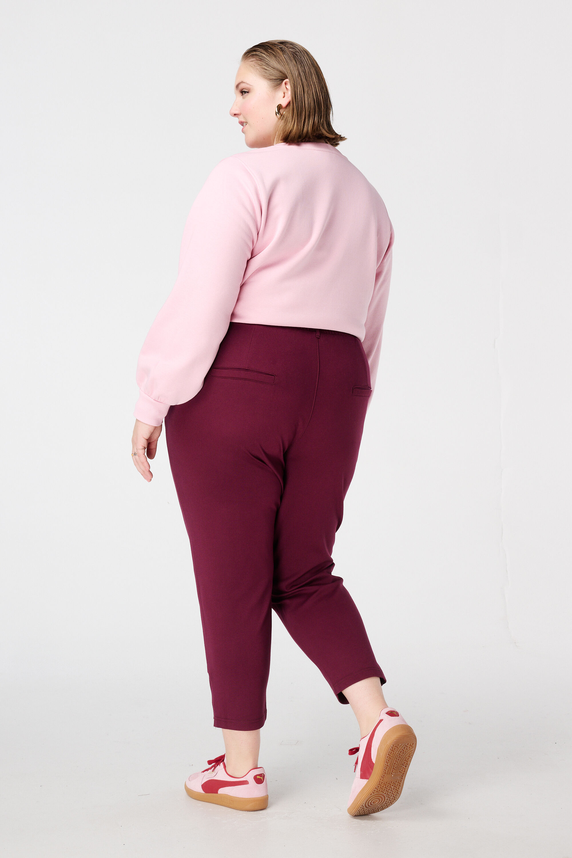 Hose mit elastischem Bund image number 3