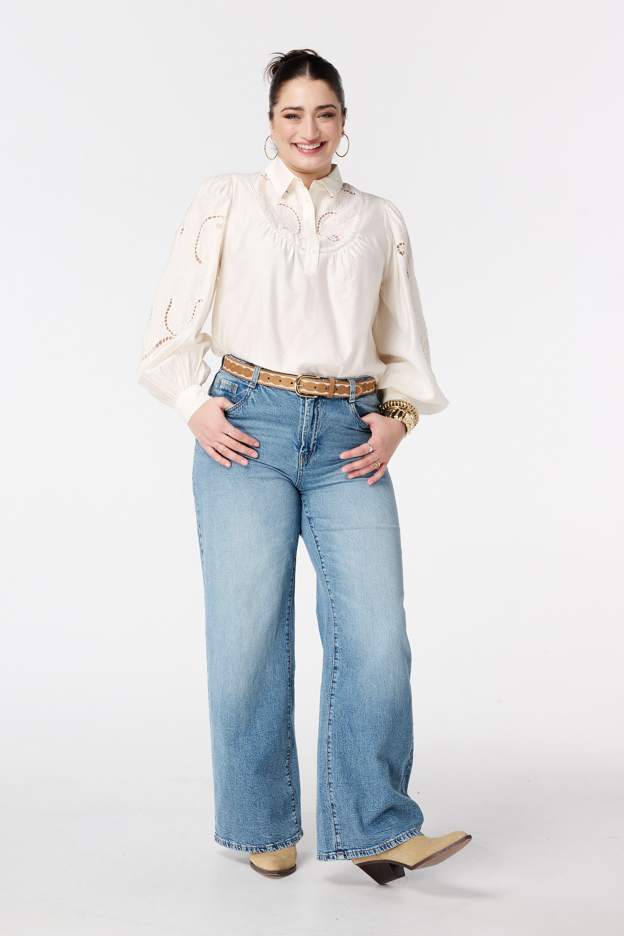 Bluse mit durchbrochener Stickerei image number 5