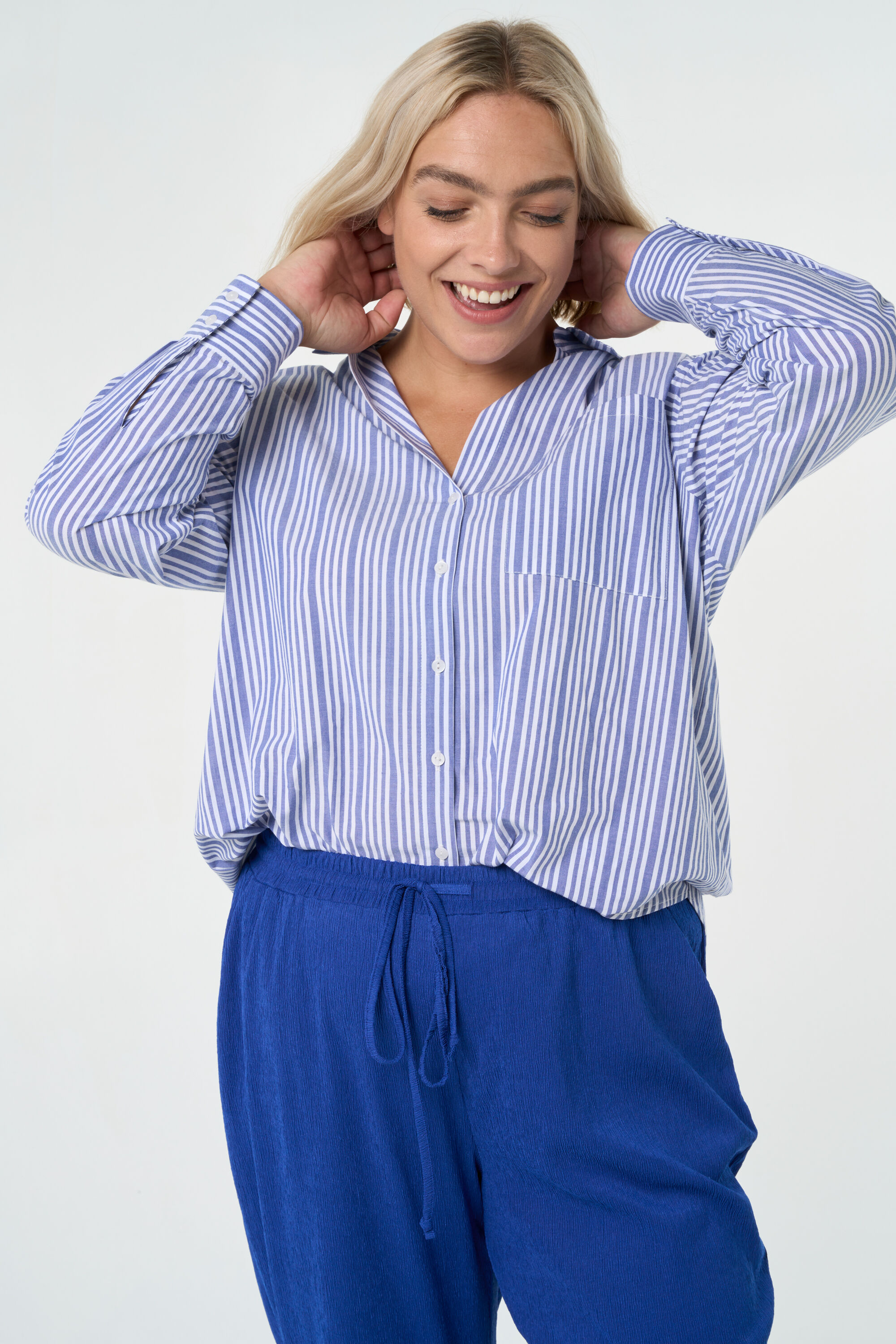 Gestreifte Bluse mit lockerer Passform image number 6