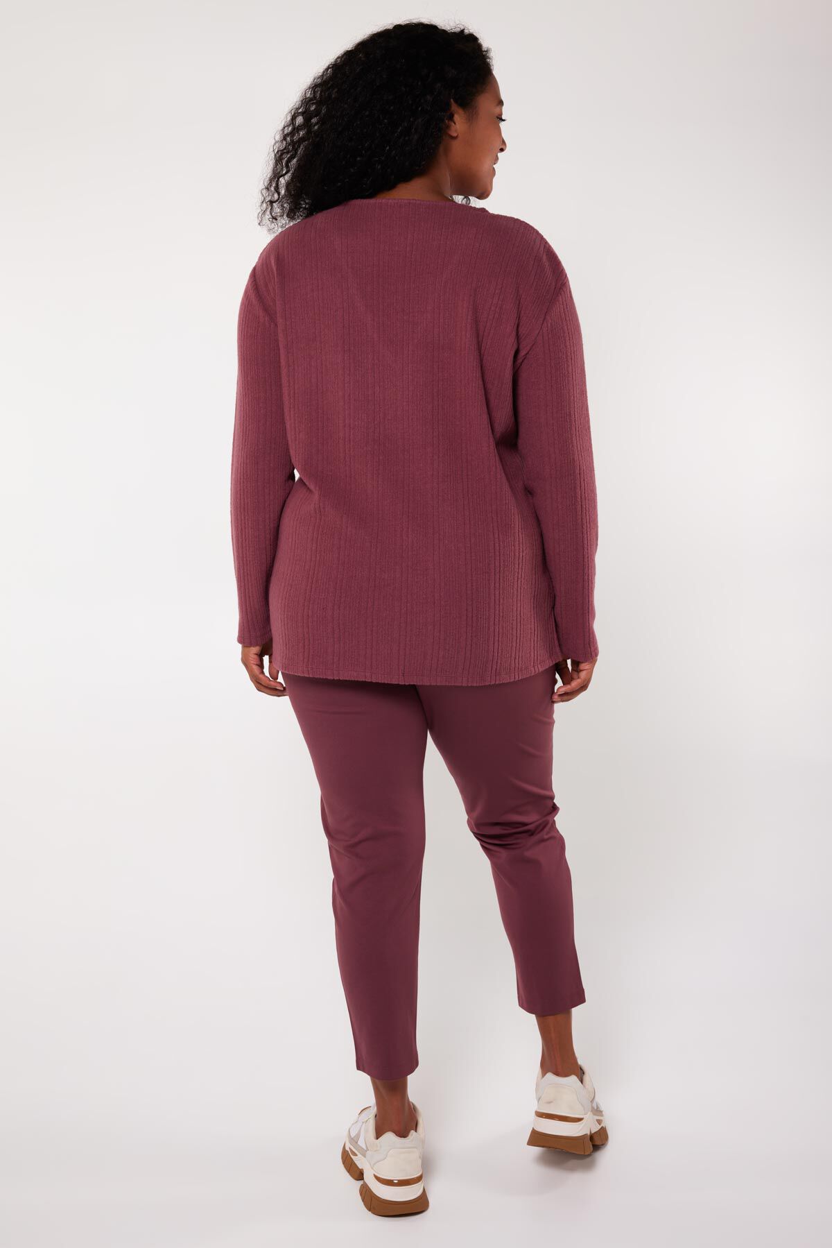 Gerade geschnittenes Top mit V-Ausschnitt  image number 3