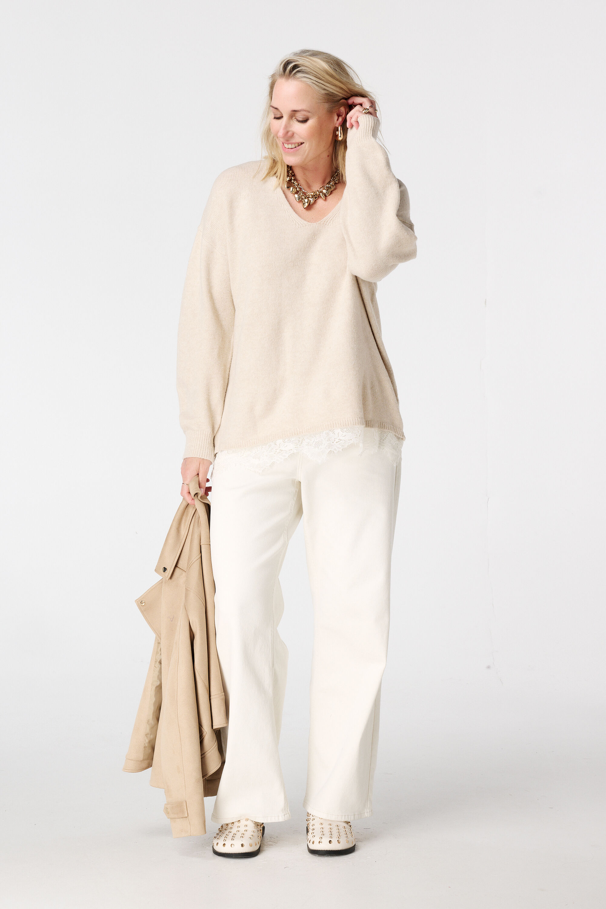 Pullover mit V-Ausschnitt und Spitzenabschluss image number 5