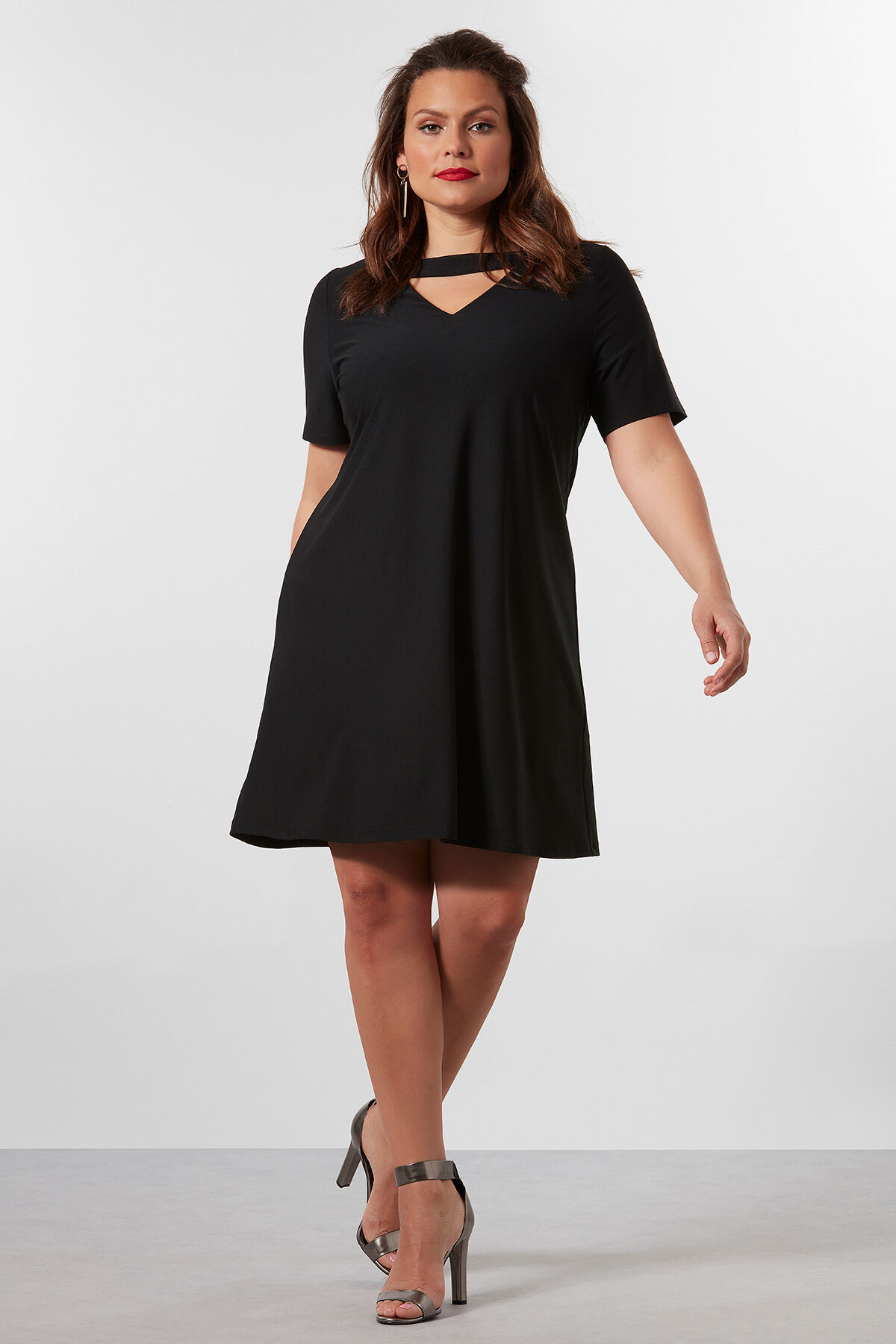 Kleid mit Choker-Detail image number 3