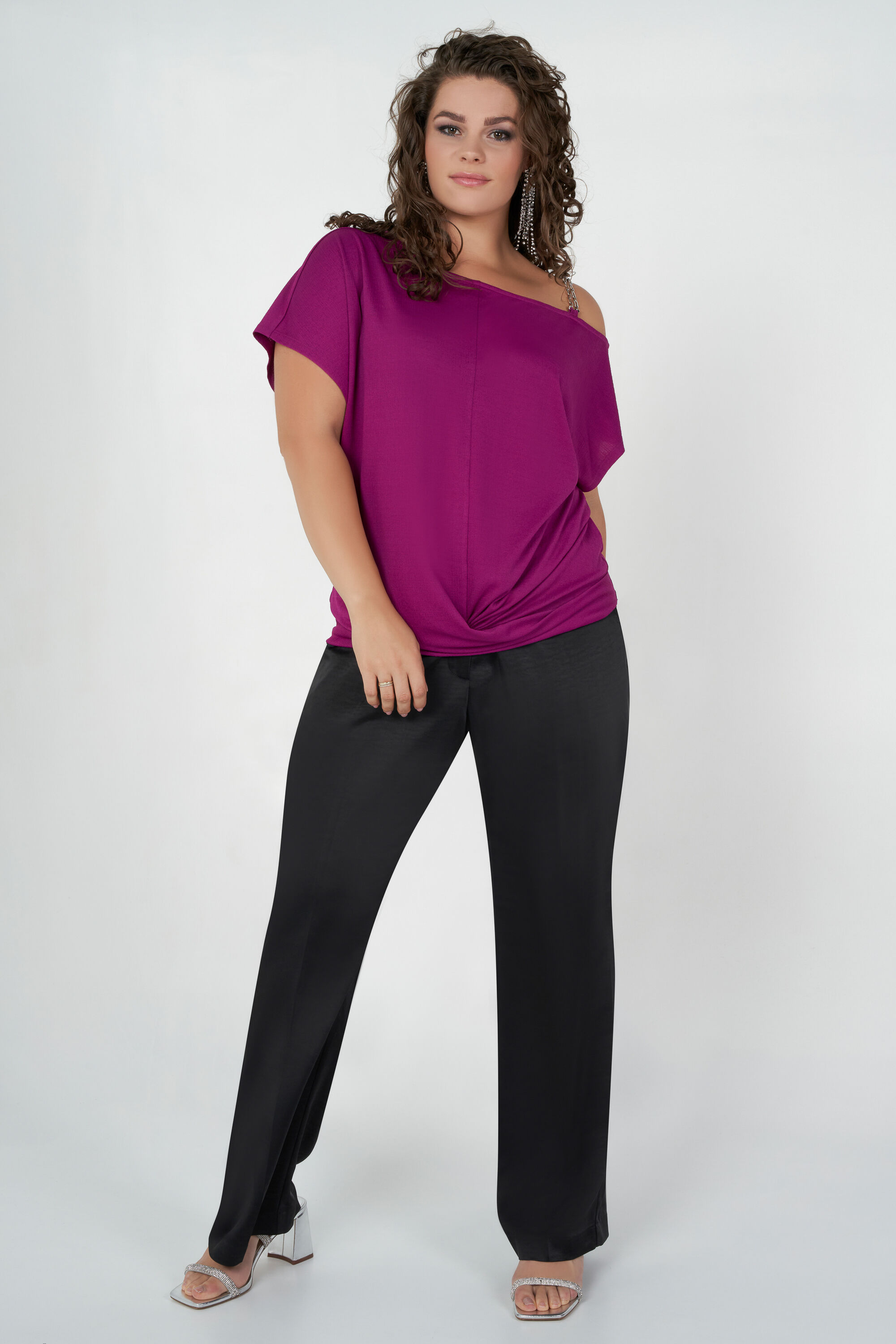 Schulterfreies Top mit Verzierungen image number 5