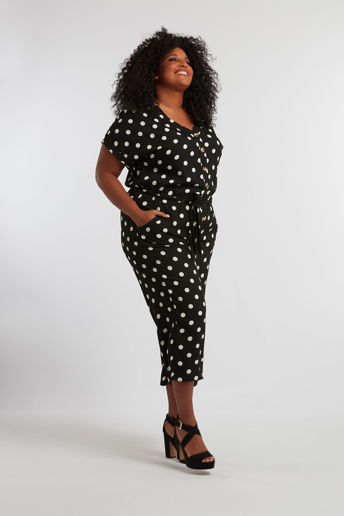 Jumpsuit mit Tupfen image number 4