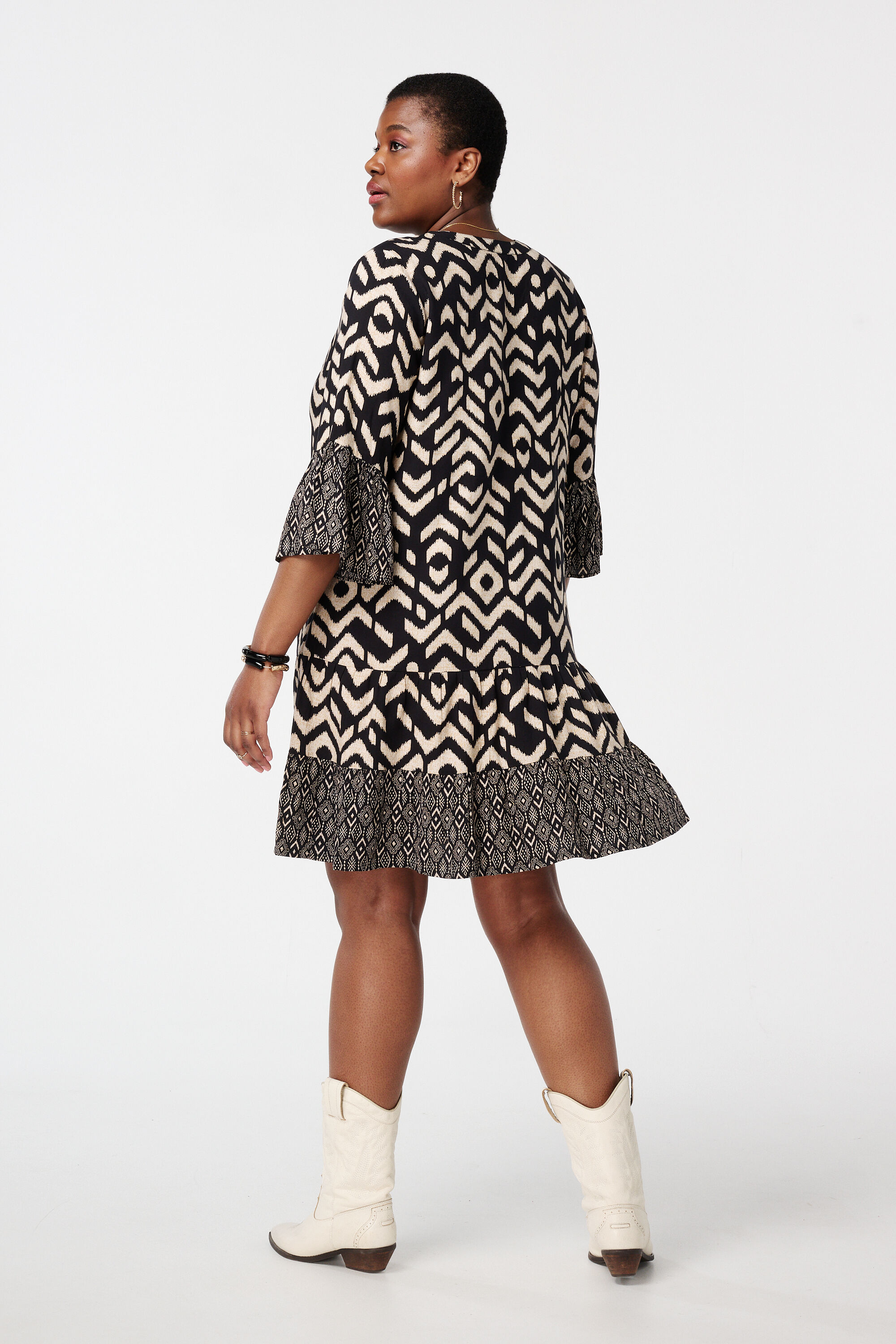 Luftiges Kleid mit Print  image number 3