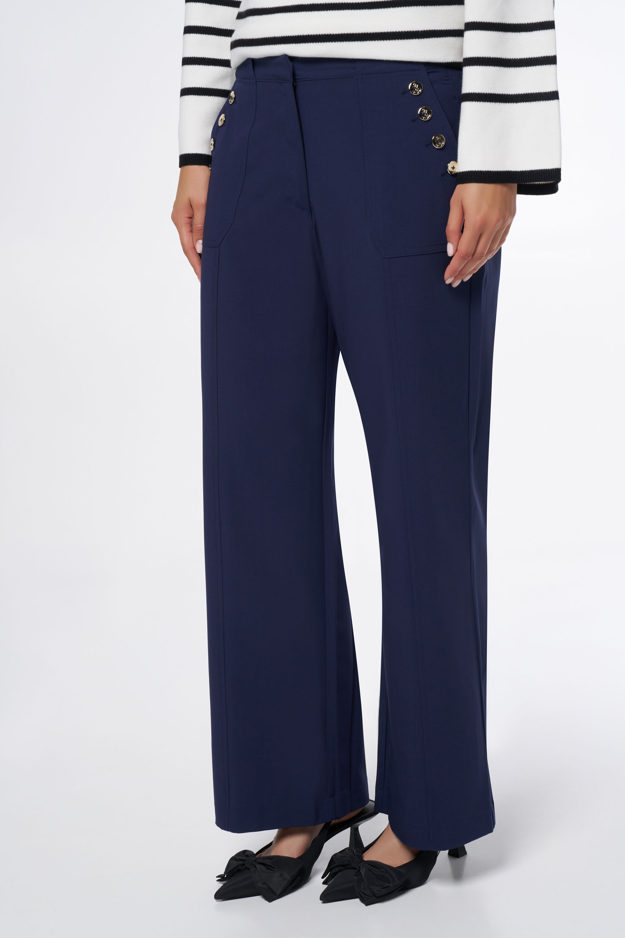 Hose mit weitem Bein und Zierkn&ouml;pfen  image number 5