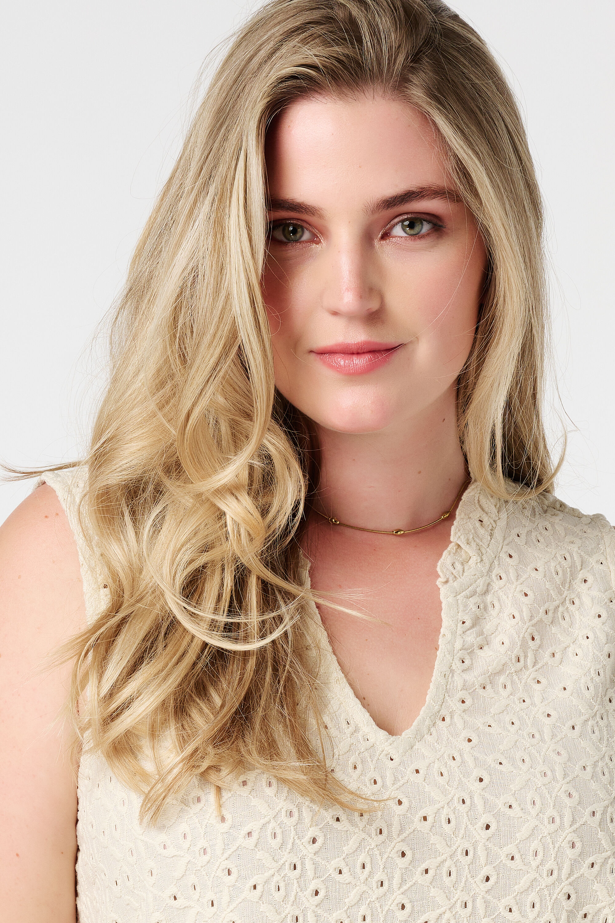 &Auml;rmelloses Top mit Stickerei image number 4