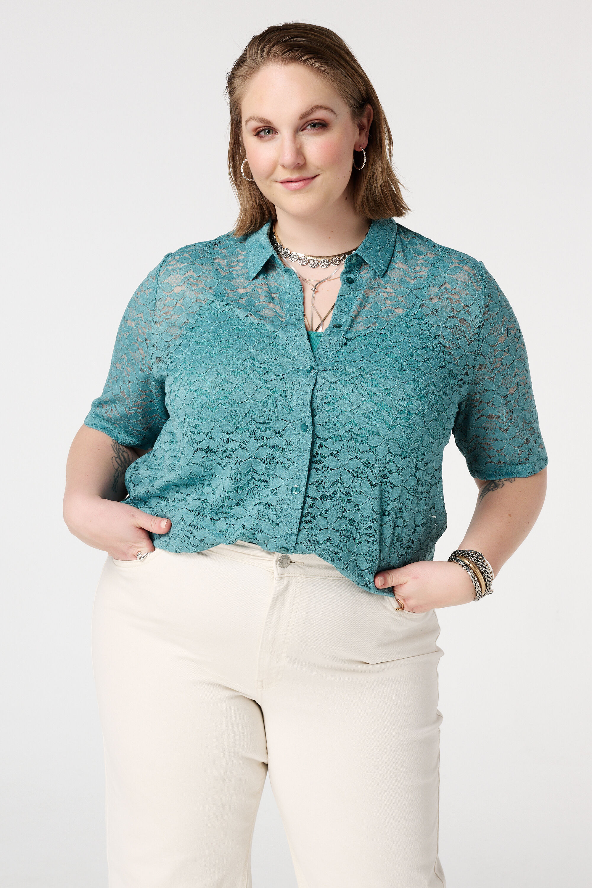 Spitzenoberteil mit kurzen &Auml;rmeln