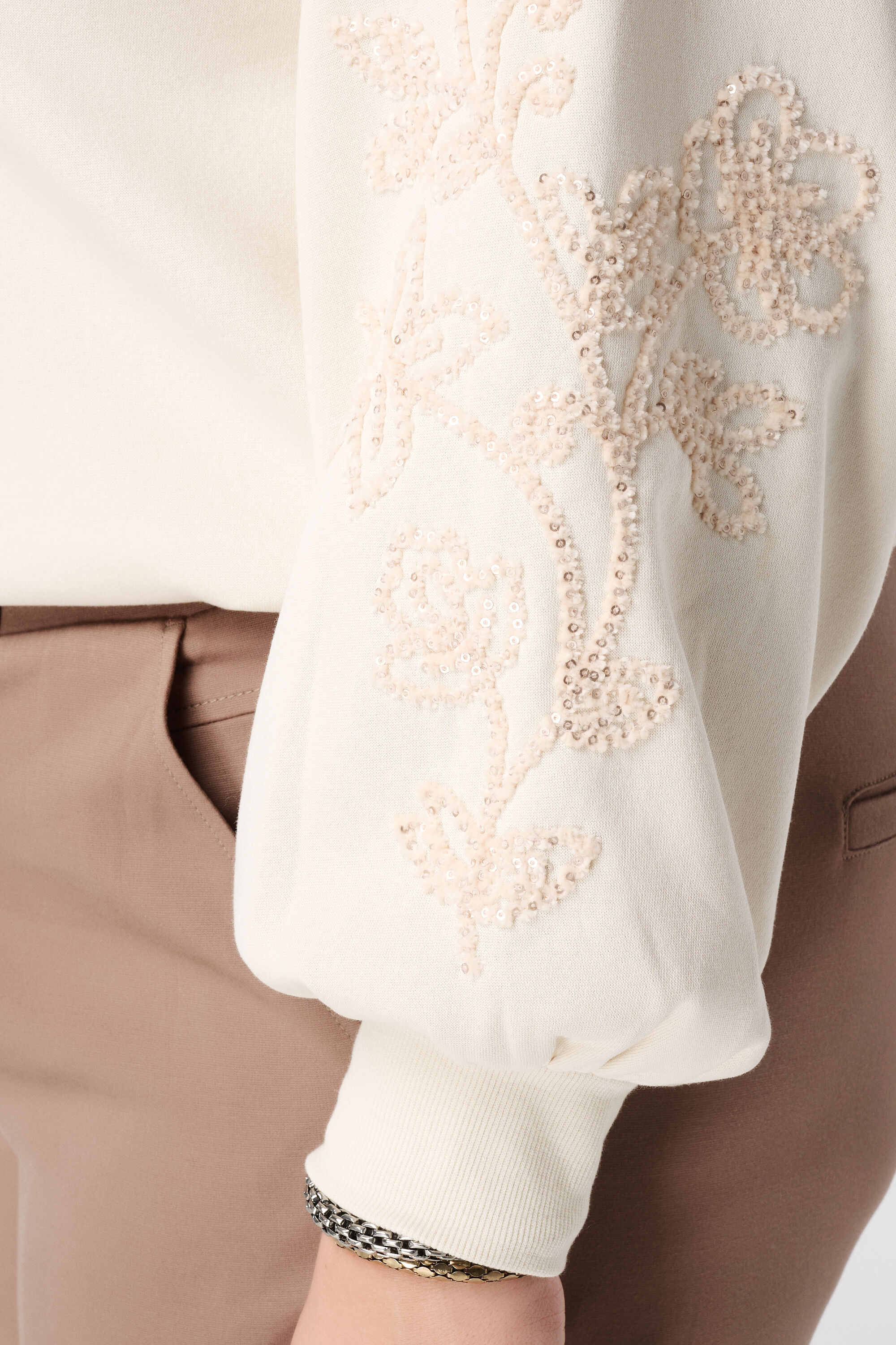 Pullover mit zarter Stickerei auf den &Auml;rmeln image number 6