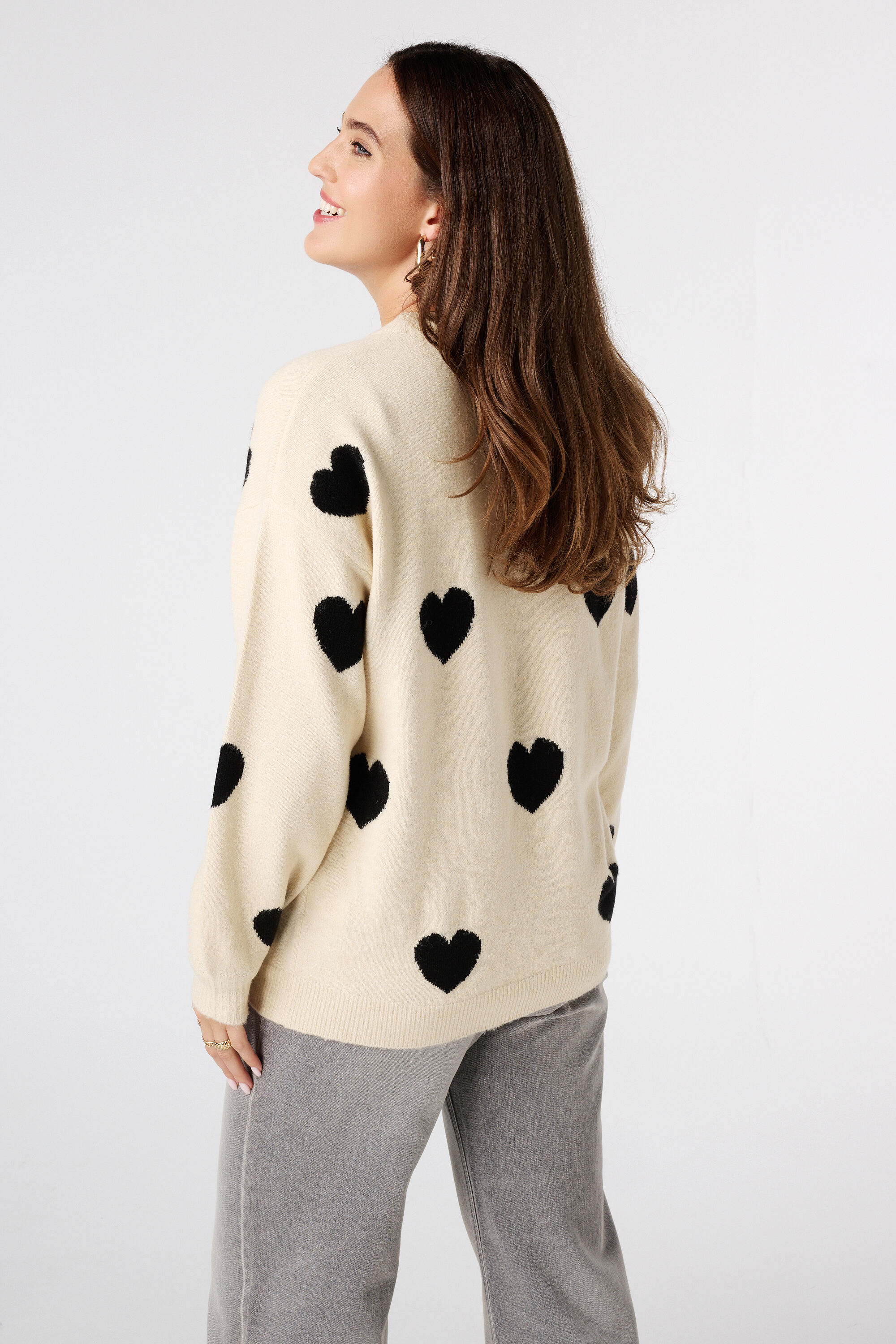 Gestrickter Pullover mit Herzmuster image number 3
