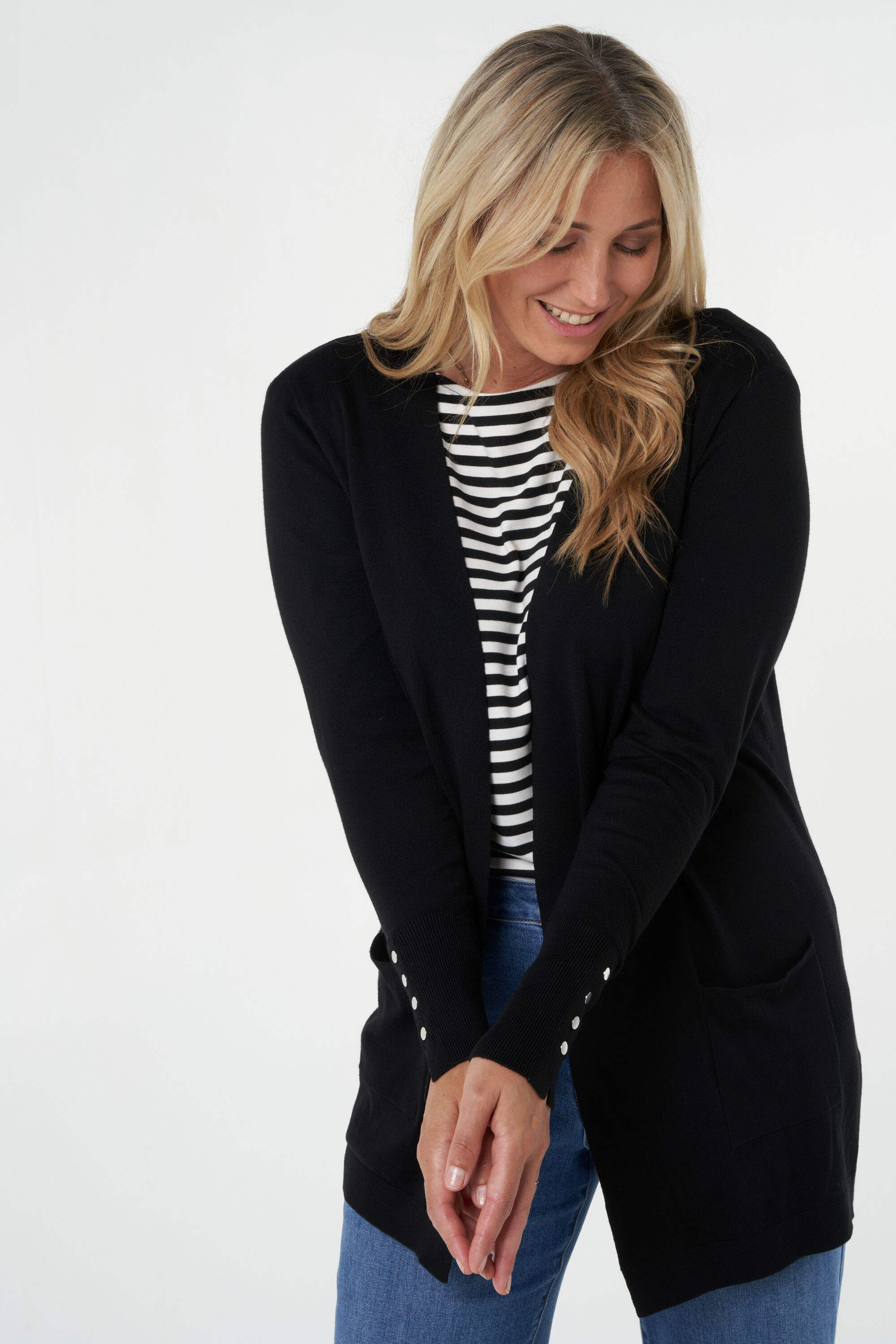 Gestrickte Weste mit Taschen image number 6