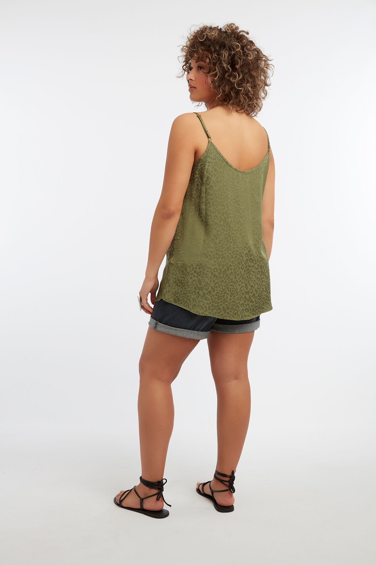 &Auml;rmellose Bluse mit subtilem Leoparden-Print image number 4