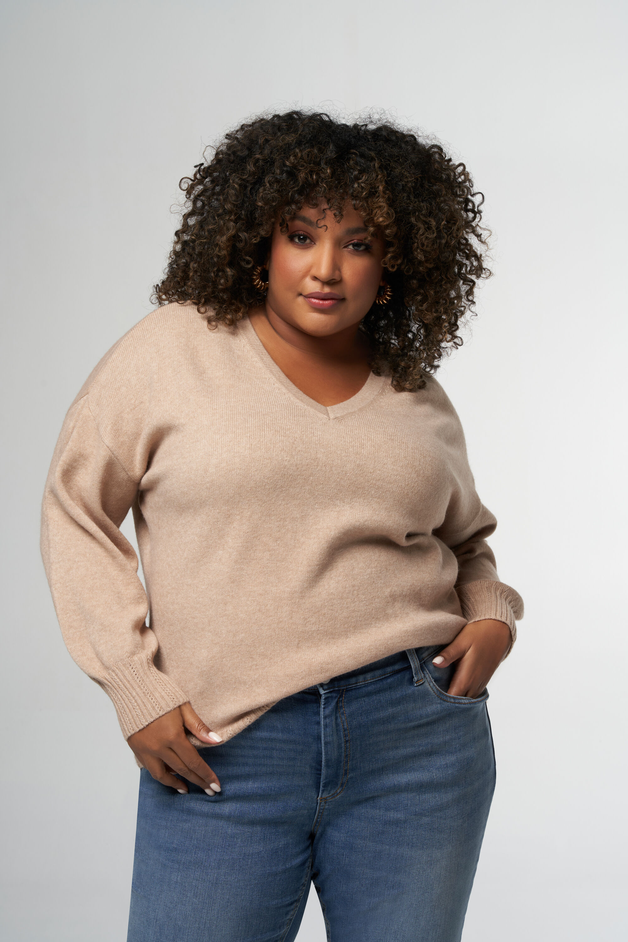 Feinstrick-Pullover mit V-Ausschnitt  image number 0