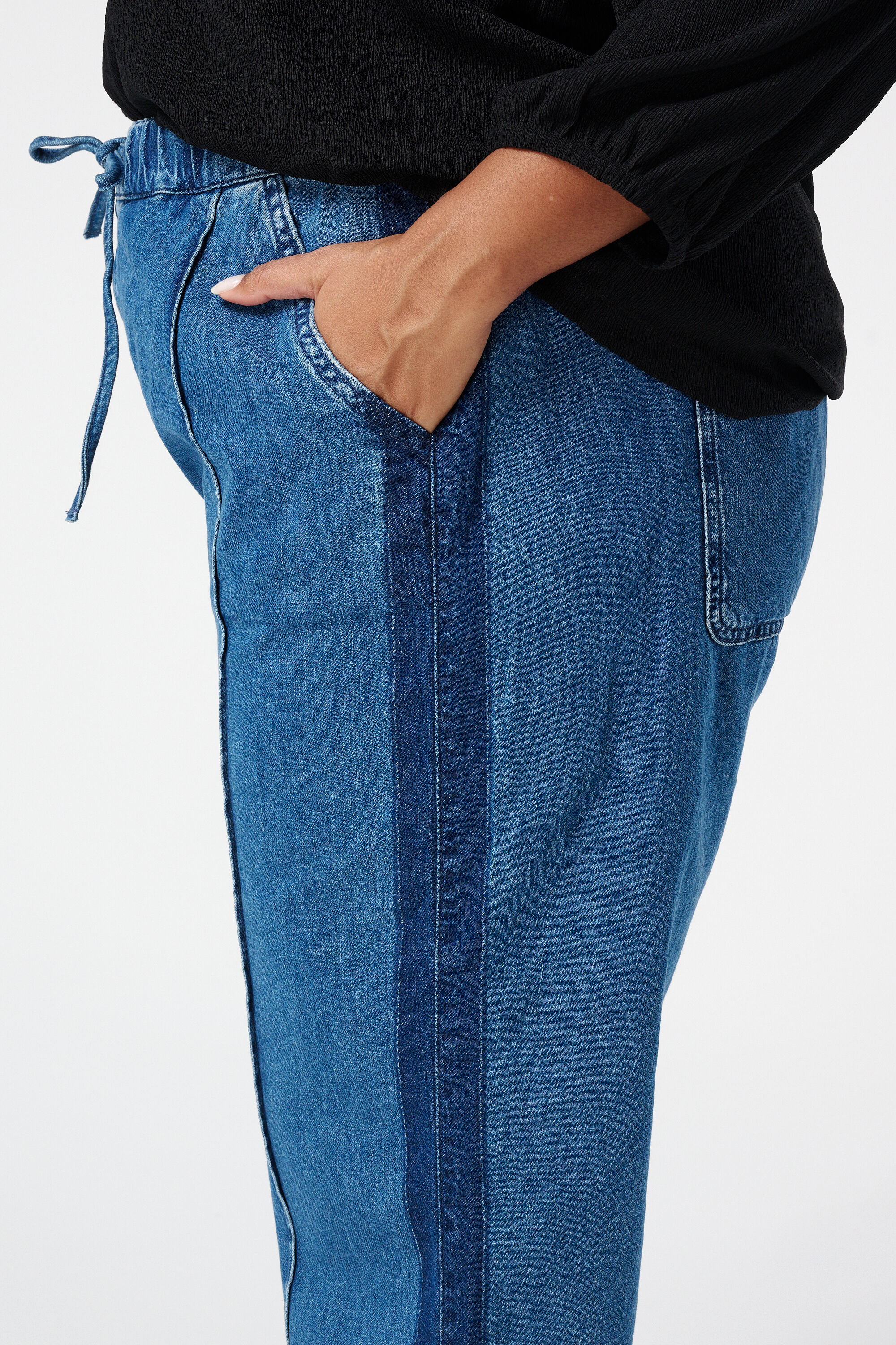 Jeanshose mit Tunnelzug  image number 4