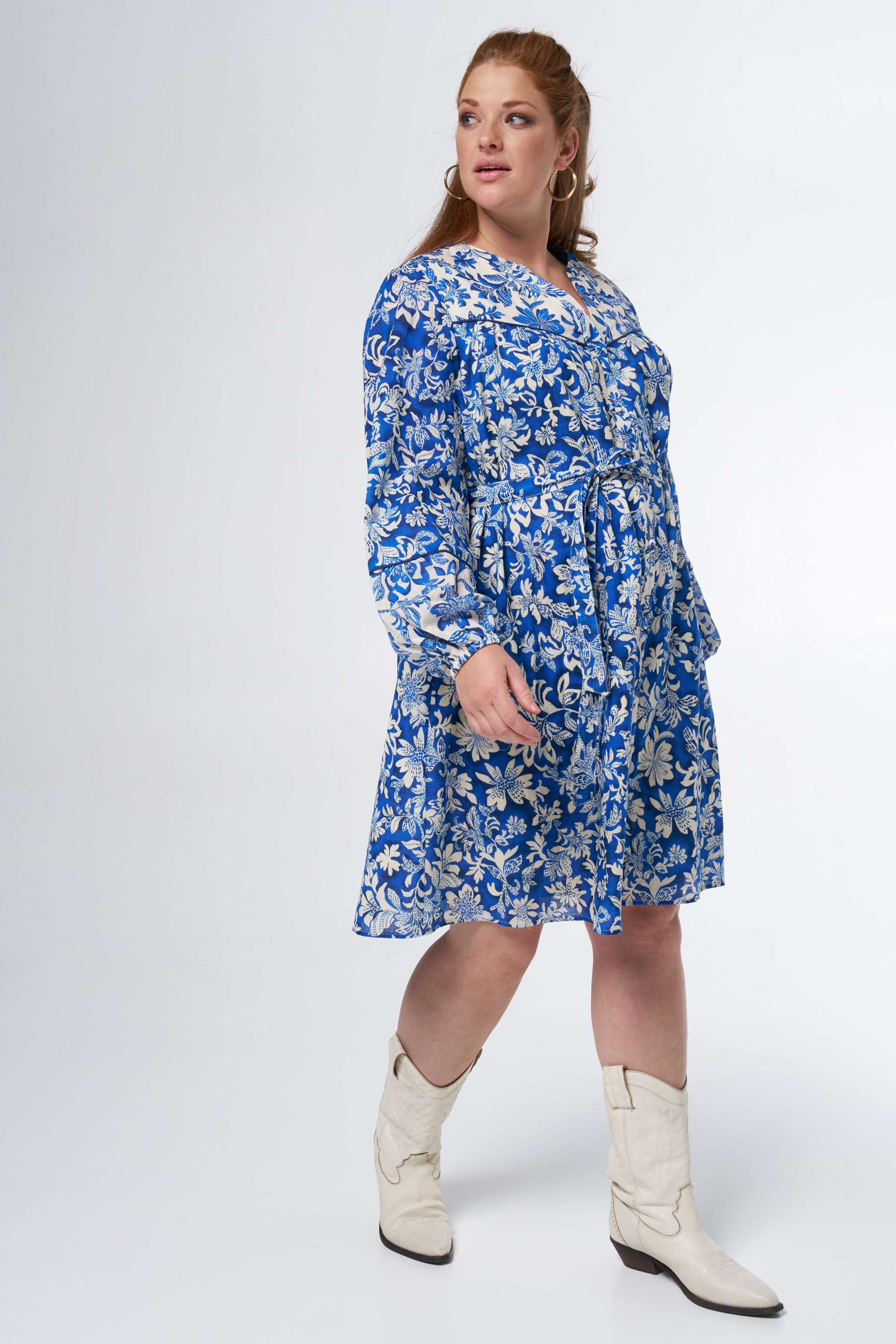 Kleid mit Print und G&uuml;rtel  image number 5