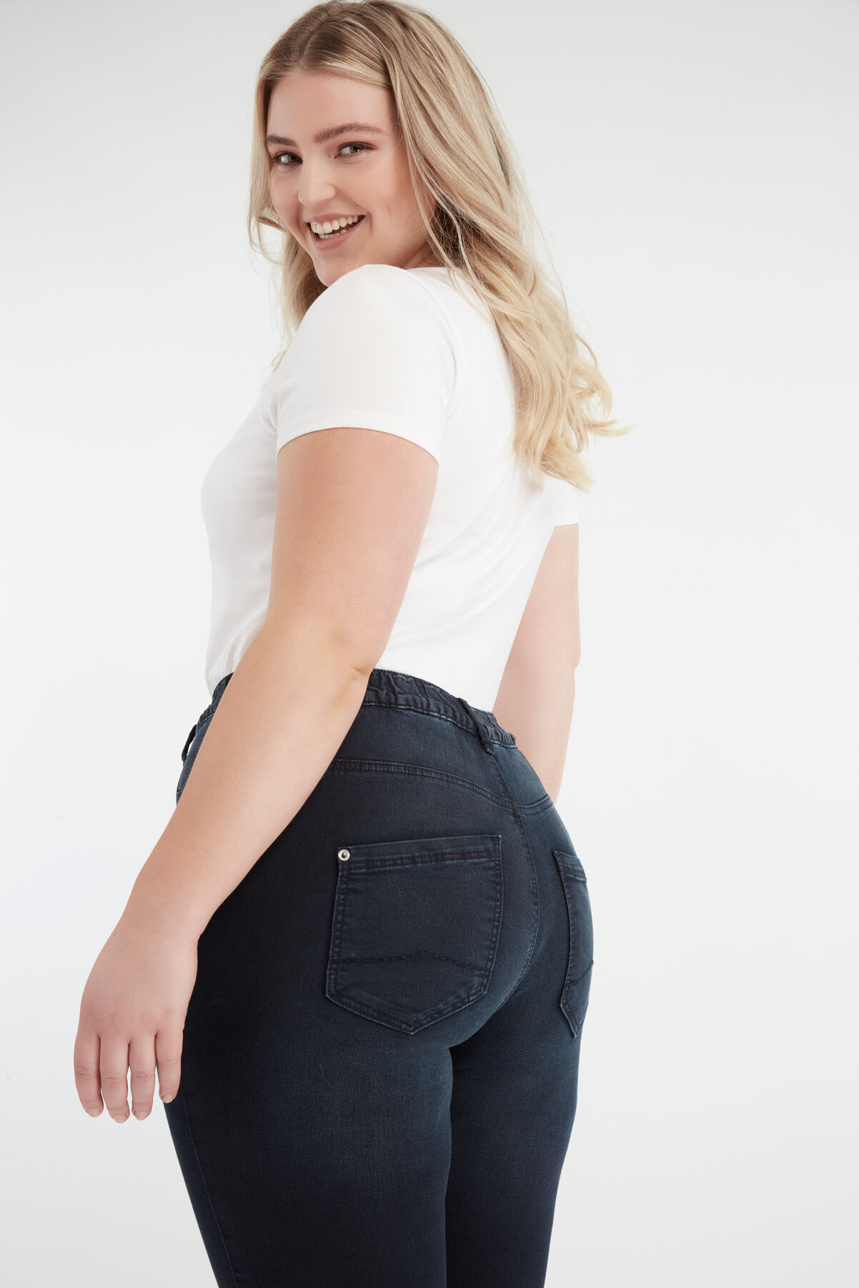 Eng anliegende Treggings POPPY image number 4