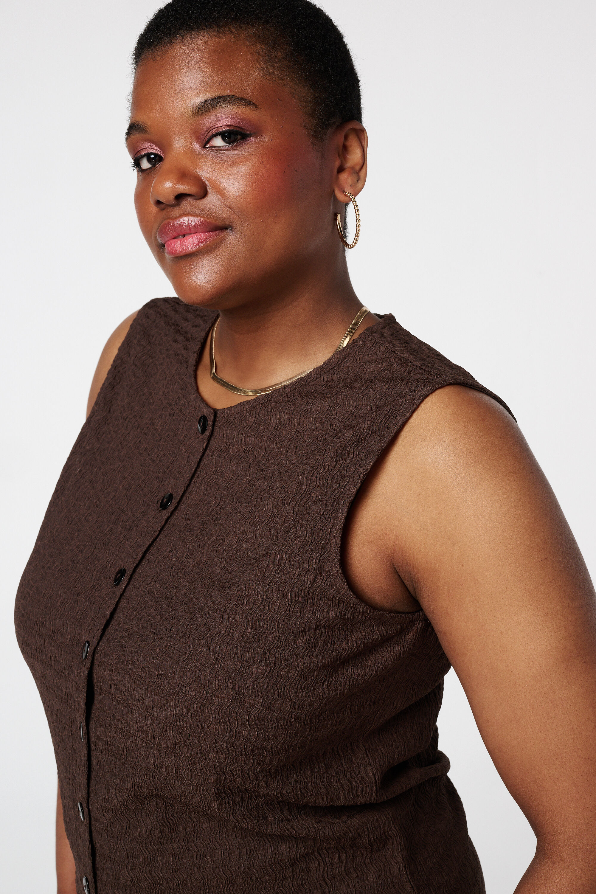 Braunes gekn&ouml;pftes Tank-Top image number 4