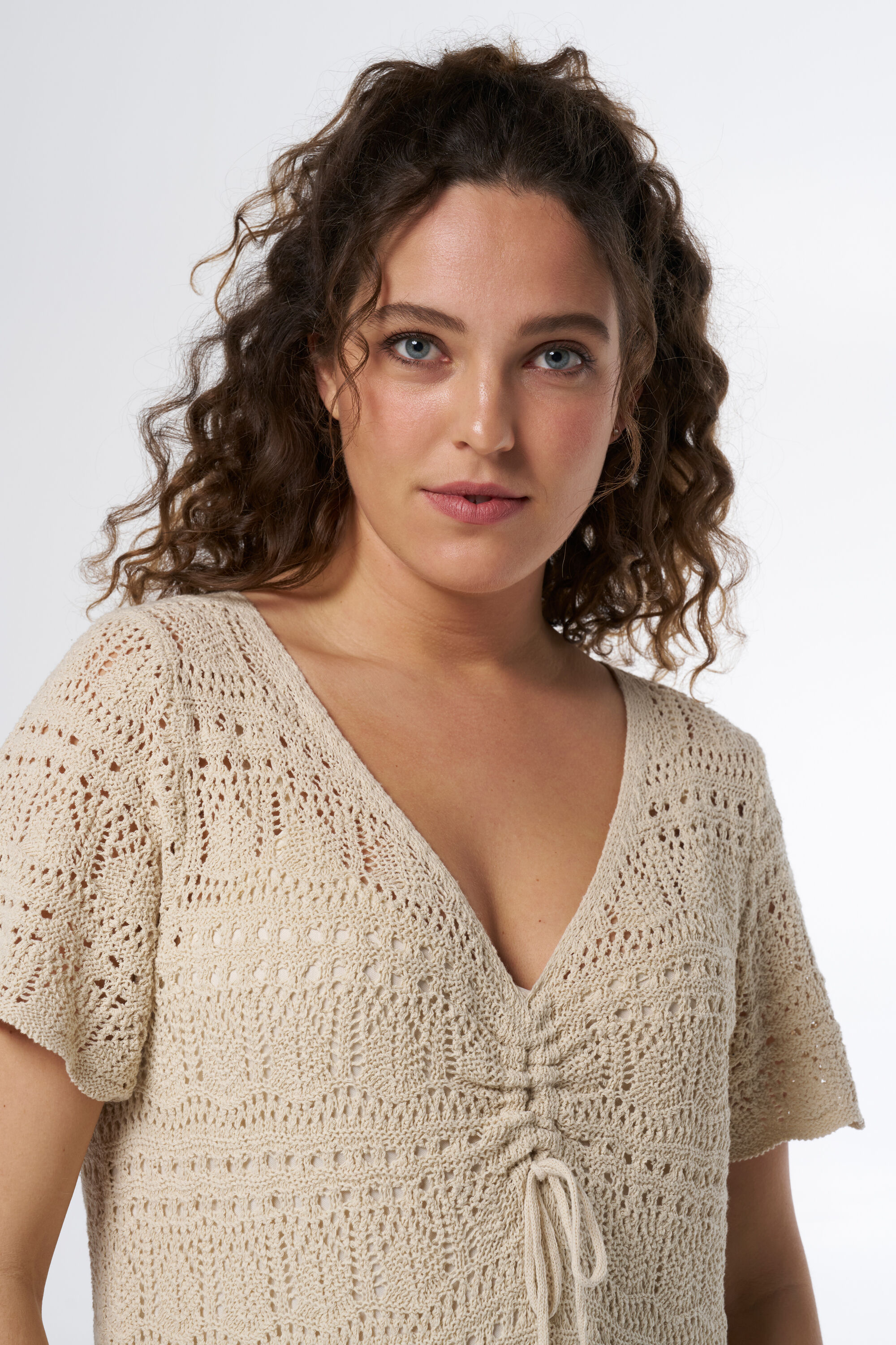 Geh&auml;keltes Kleid mit Schleifendetail image number 6