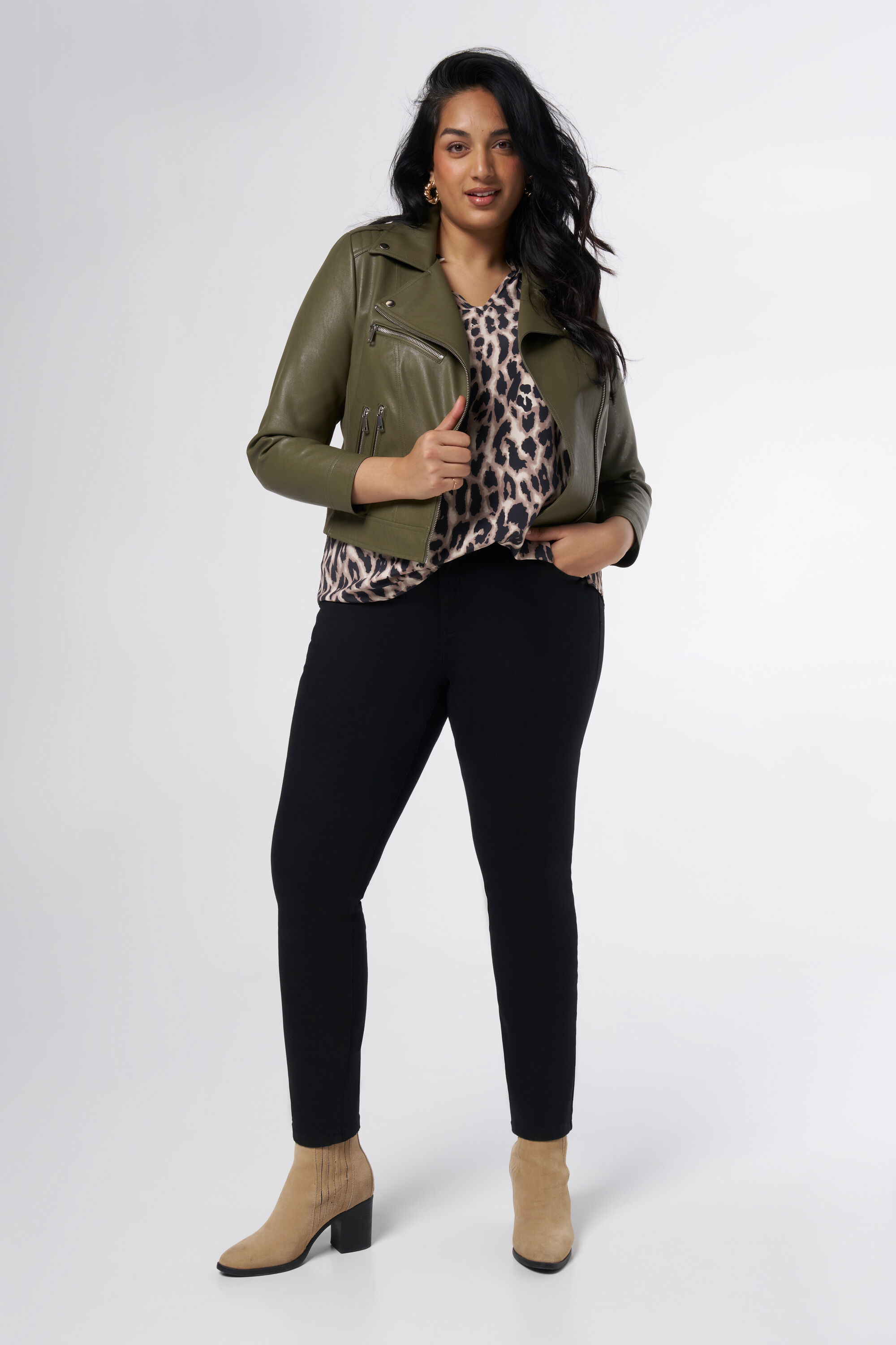 Lederlook-Jacke Jacke mit silbernen Verzierungen  image number 5