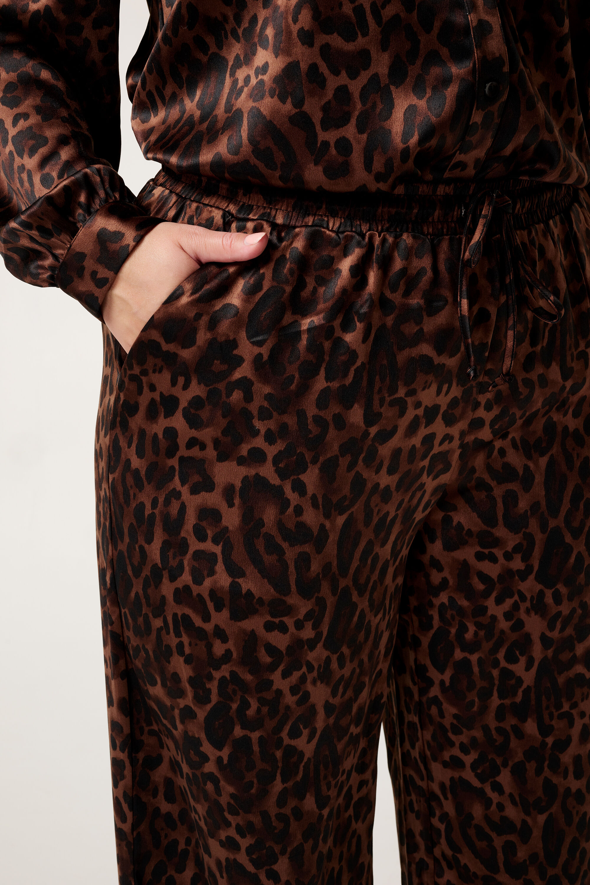 Hose mit Leopardenmuster und Tunnelzug image number 4