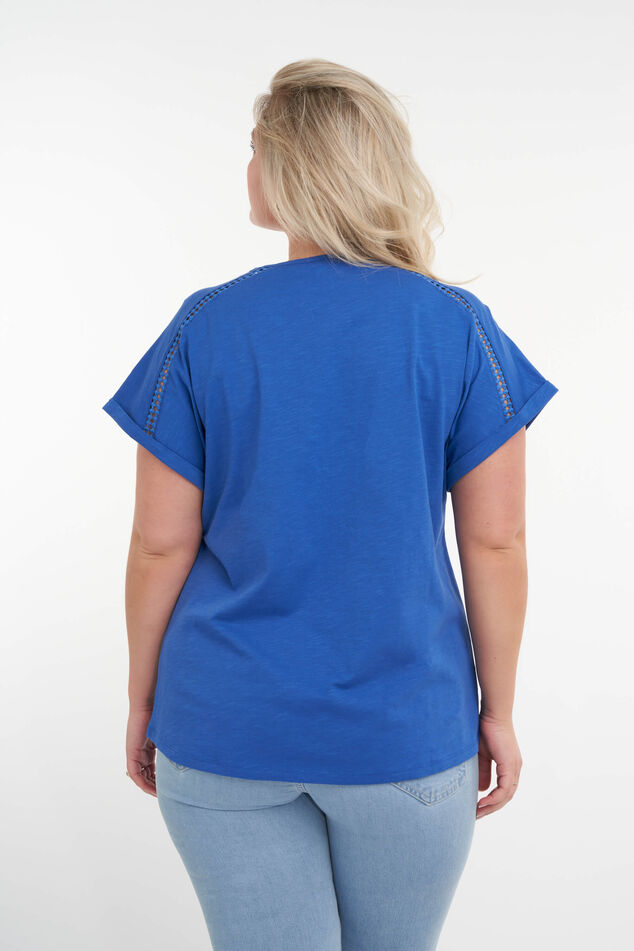 T-Shirt mit Lochmuster  image number 3