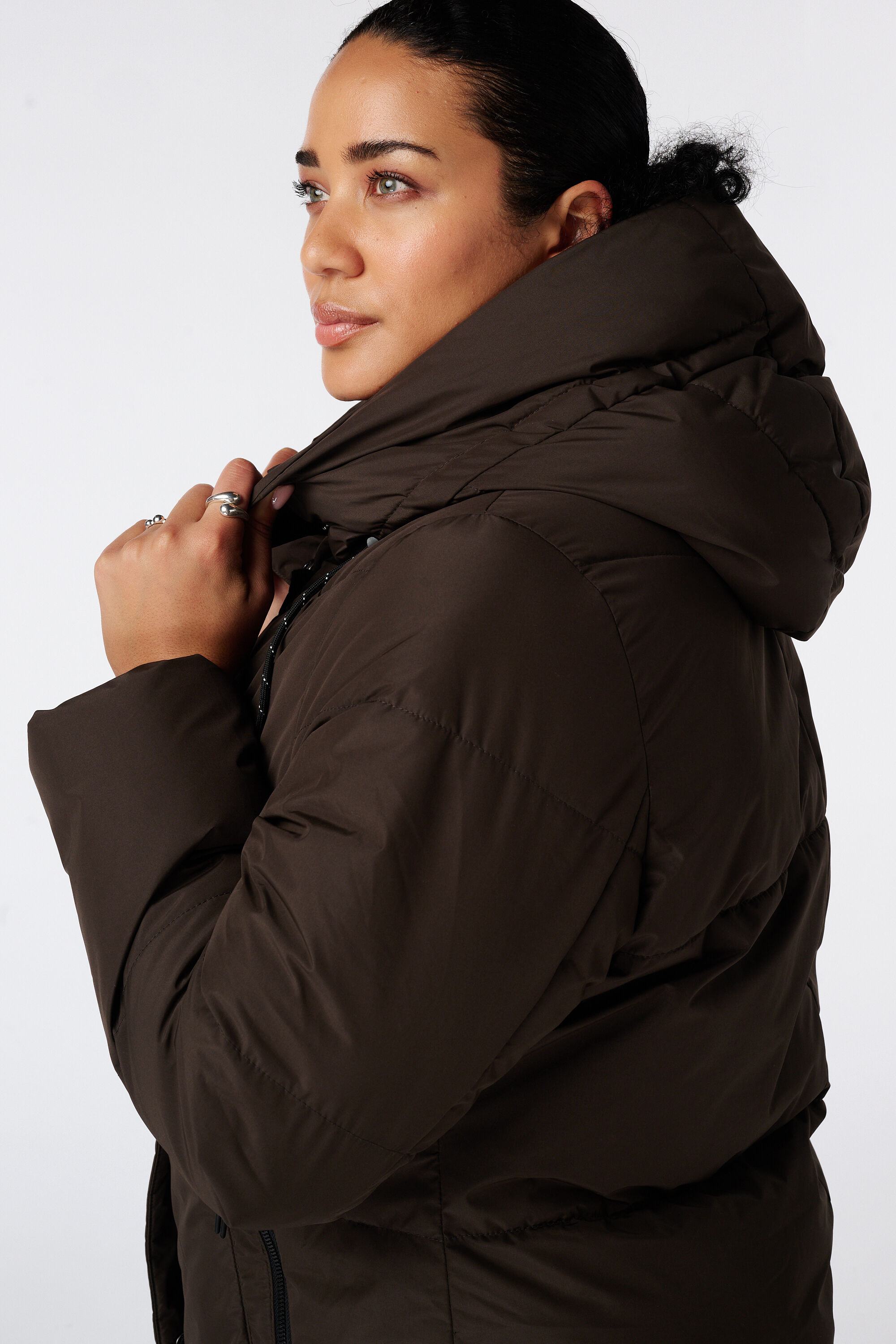 Lange gesteppte Jacke mit Kapuze image number 4