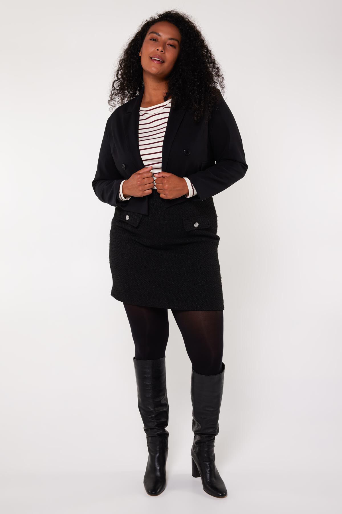 Kurz geschnittener Blazer image number 5